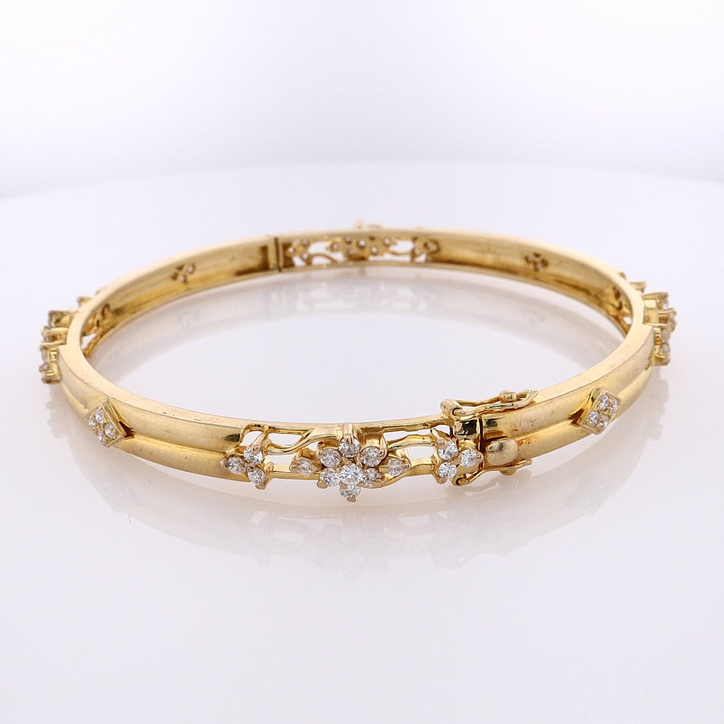 Exquisite 18 Karat Yellow Gold Flower Station Design Diamond Hinged Bangle Bracelet for Women's Jewelry Collection