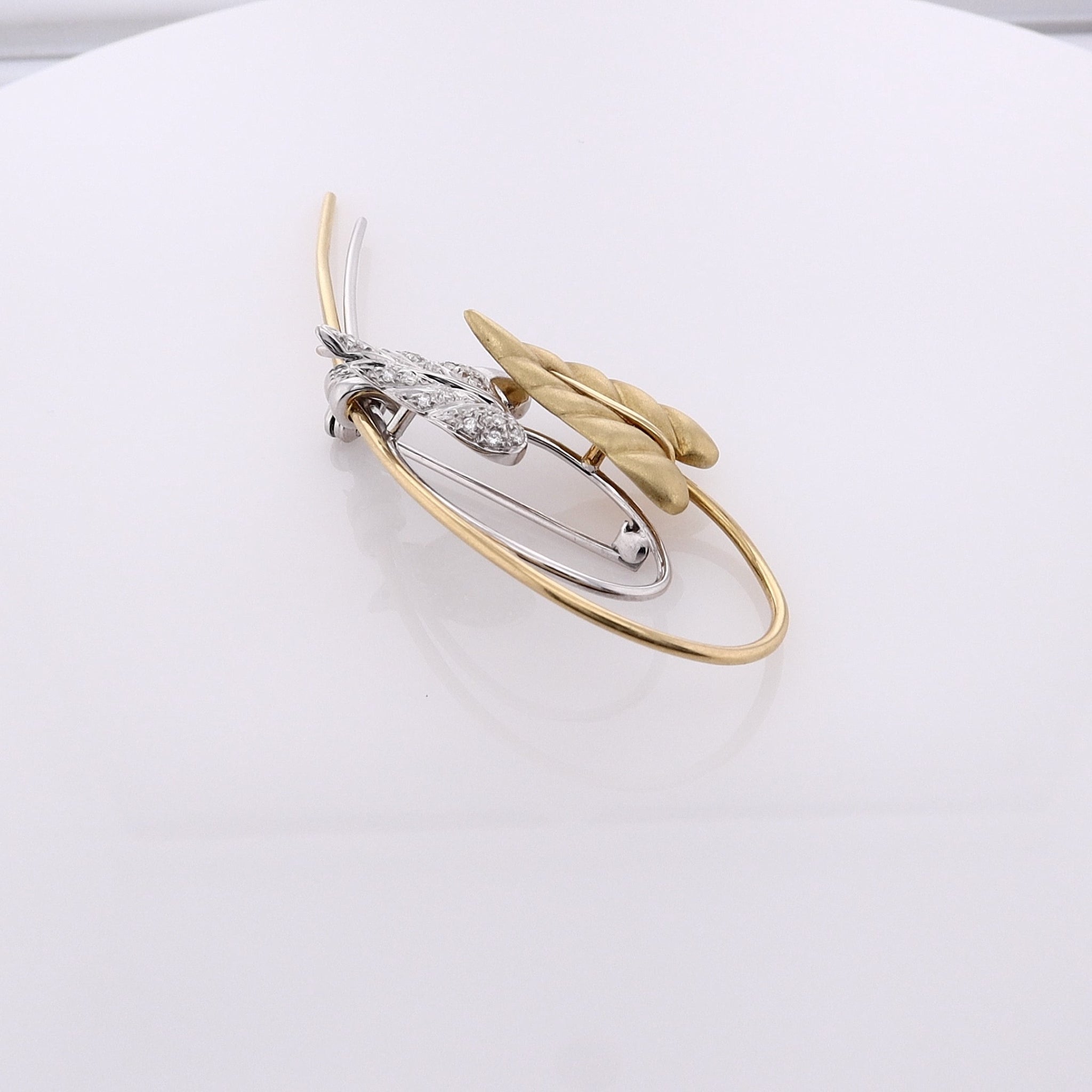 Exquisite 18K Two-Tone Brushed Gold Diamond Leaf Pin
