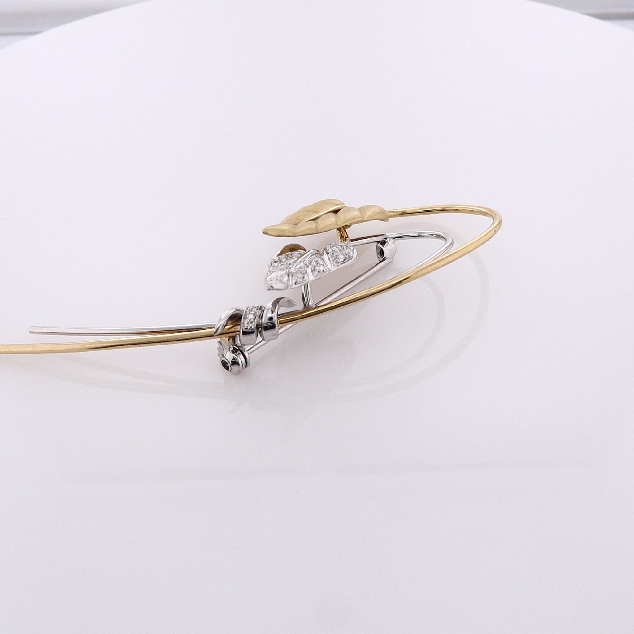 Exquisite 18K Two-Tone Brushed Gold Diamond Leaf Pin