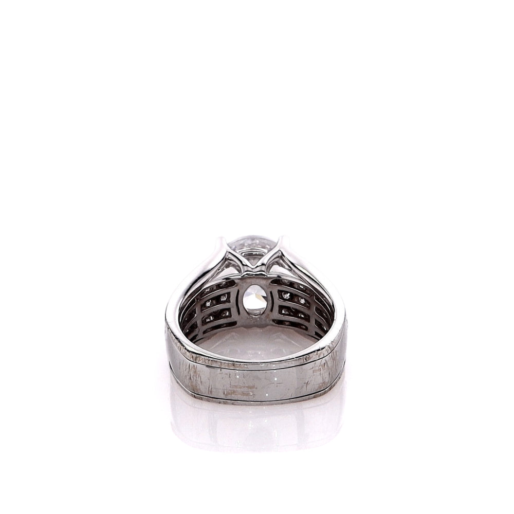 18k White Gold Ring with Graduated Shank, Cubic Zirconia & Diamond