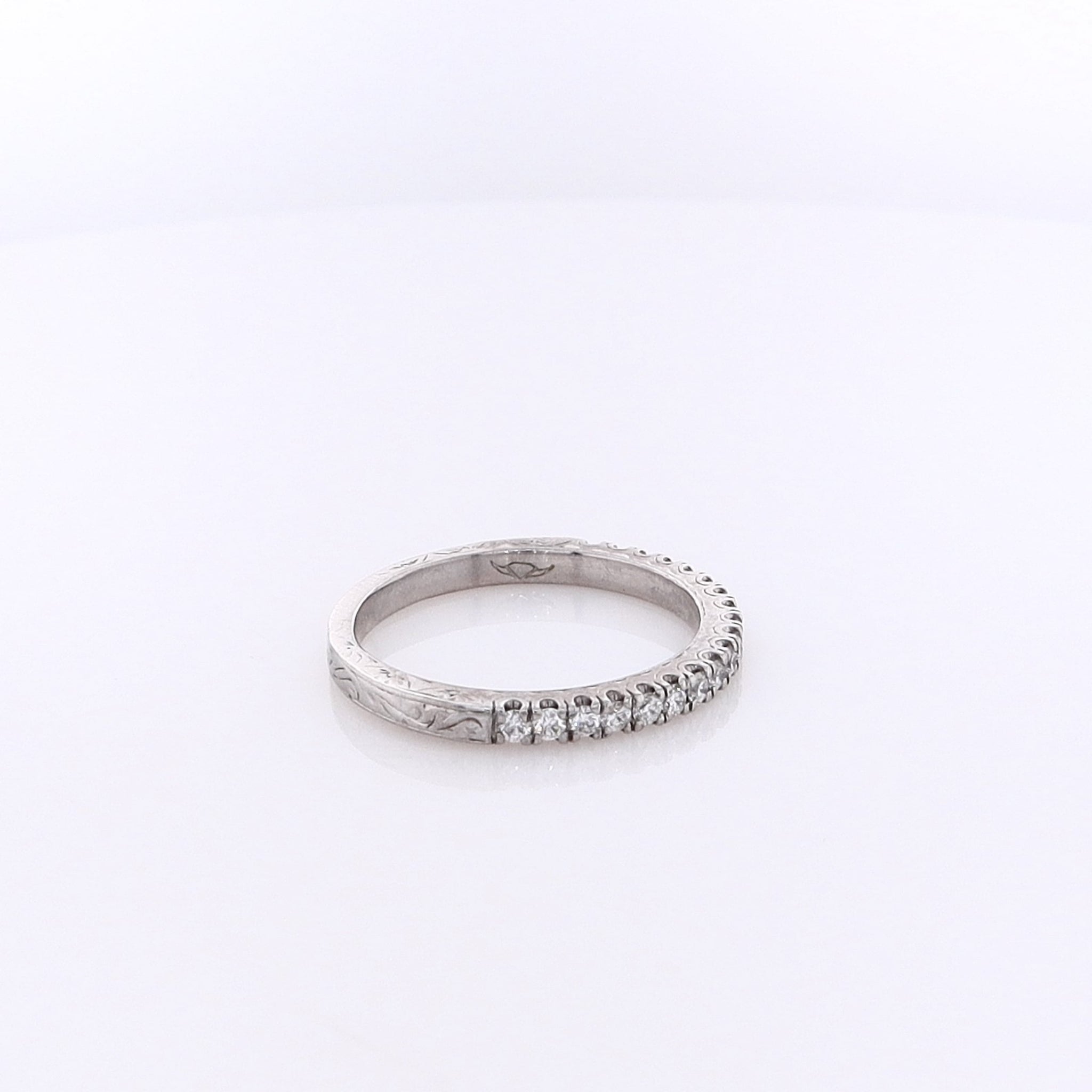 18K White Gold Vintage Flyer Fit Diamond Wedding Band Size 6