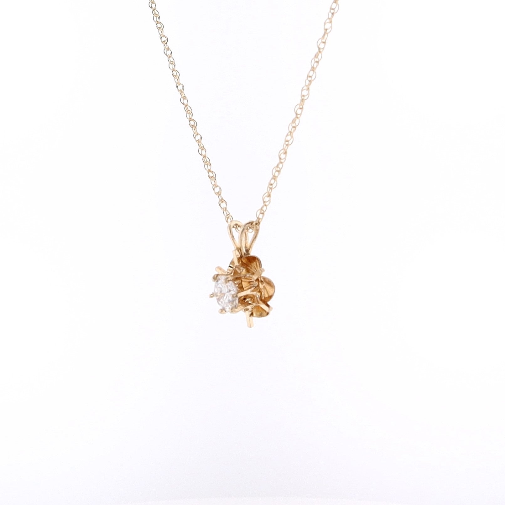 Elegant Estate 14 Karat Yellow Gold Single Diamond Solitaire Pendant Necklace for Women