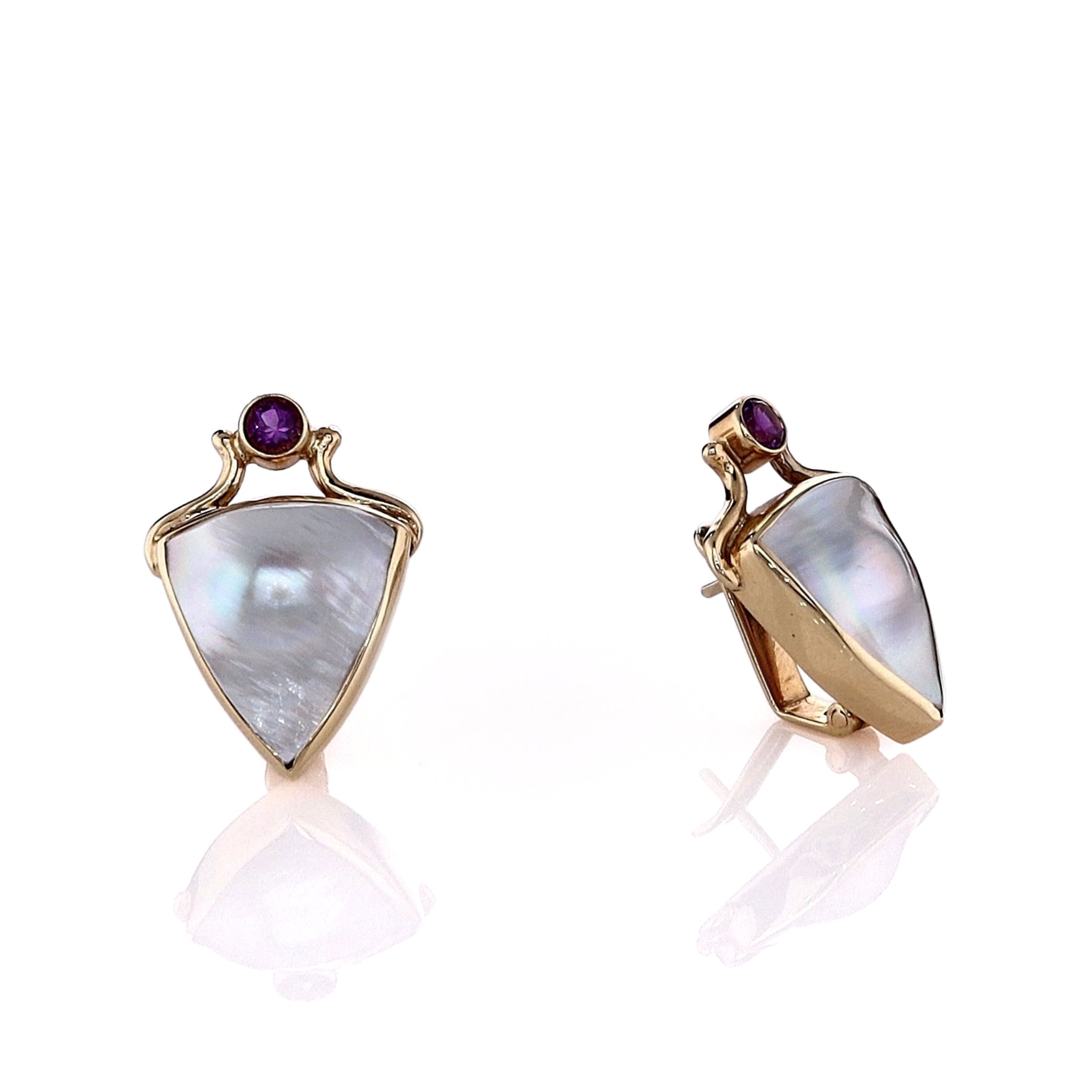 14k Yellow Gold Stud Earrings with Triangular Mother of Pearl and Round Amethysts