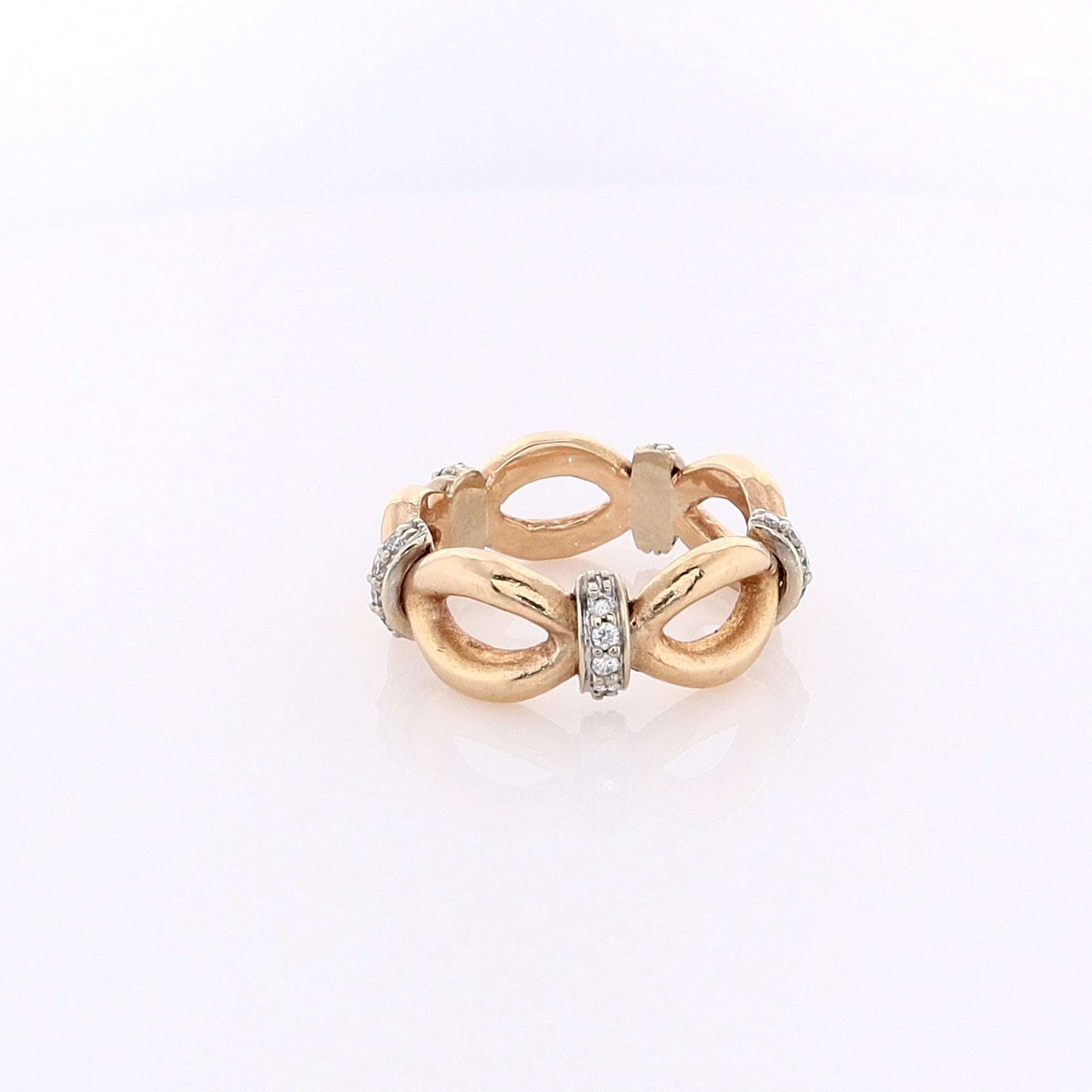 18K Two-Tone Gold Wedding Band with Polished Oval Links and Diamond Bars
