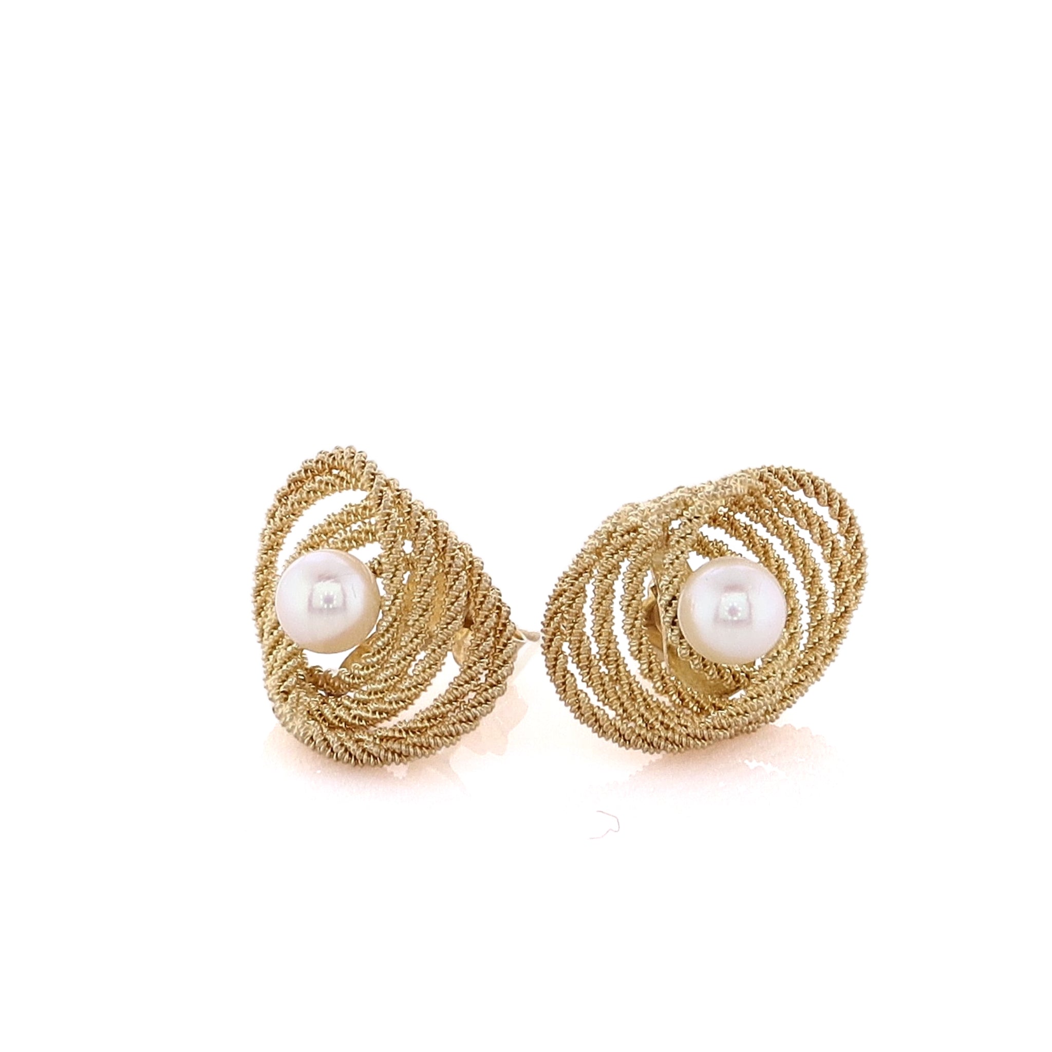 Estate Unoaerre 14 Karat Yellow Gold Pearl Stud Earrings for Elegant Women