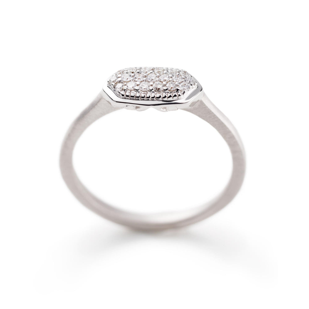 Kendra Scott's Exquisite Isa 14k Gold Pave White Diamond Ring for Timeless Elegance