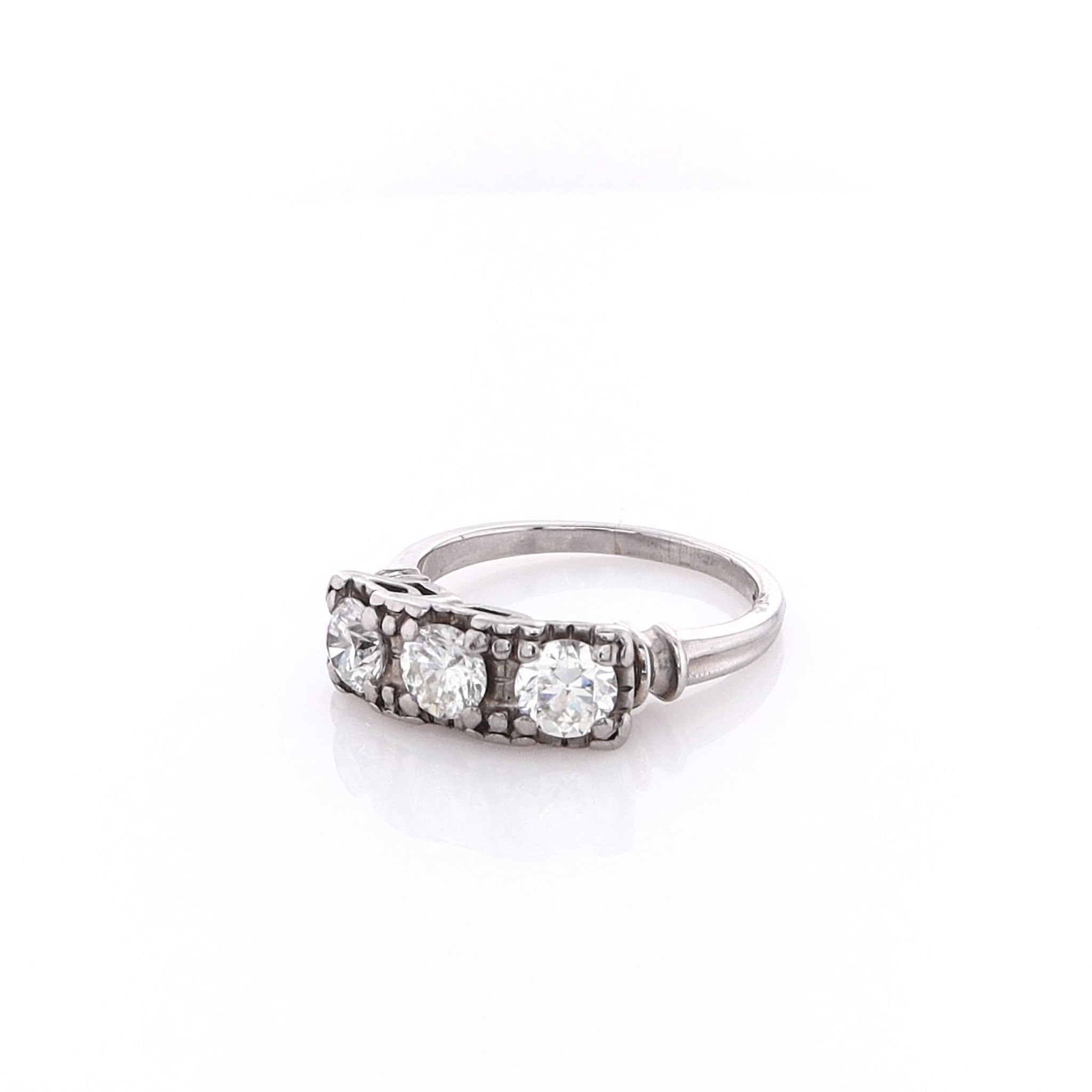 Luxury Estate Platinum Box - Head Design Engagement Ring
