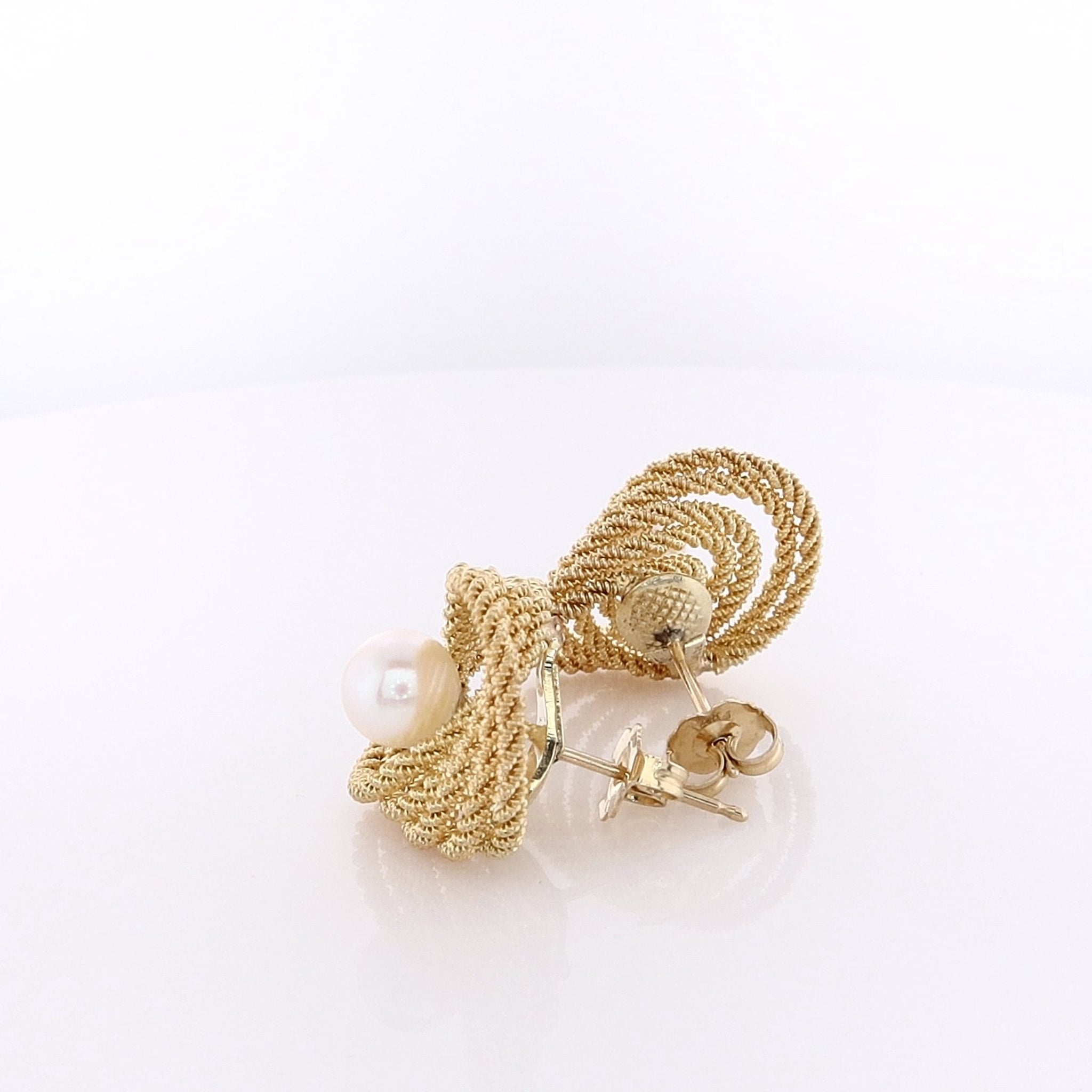 Estate Unoaerre 14 Karat Yellow Gold Pearl Stud Earrings for Elegant Women