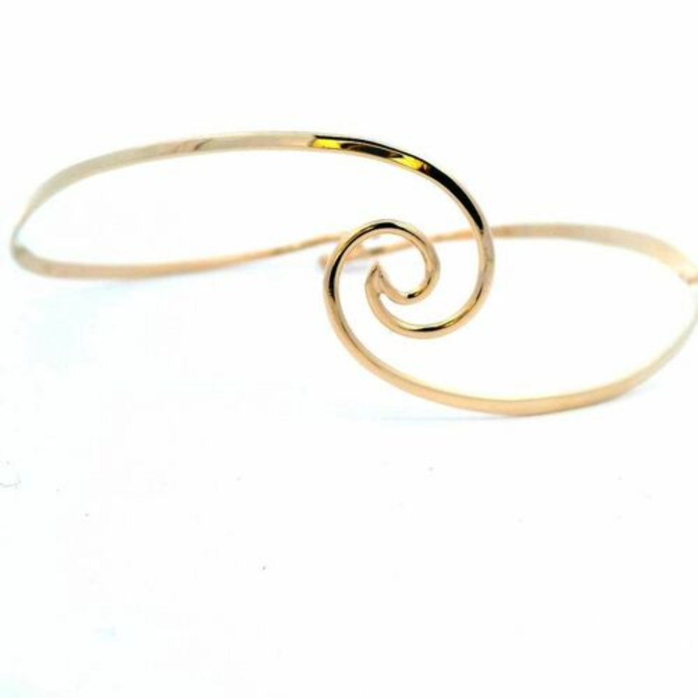 14k Yellow Gold Fashionable Crashing Wave Design Bangle Bracelet for Women
