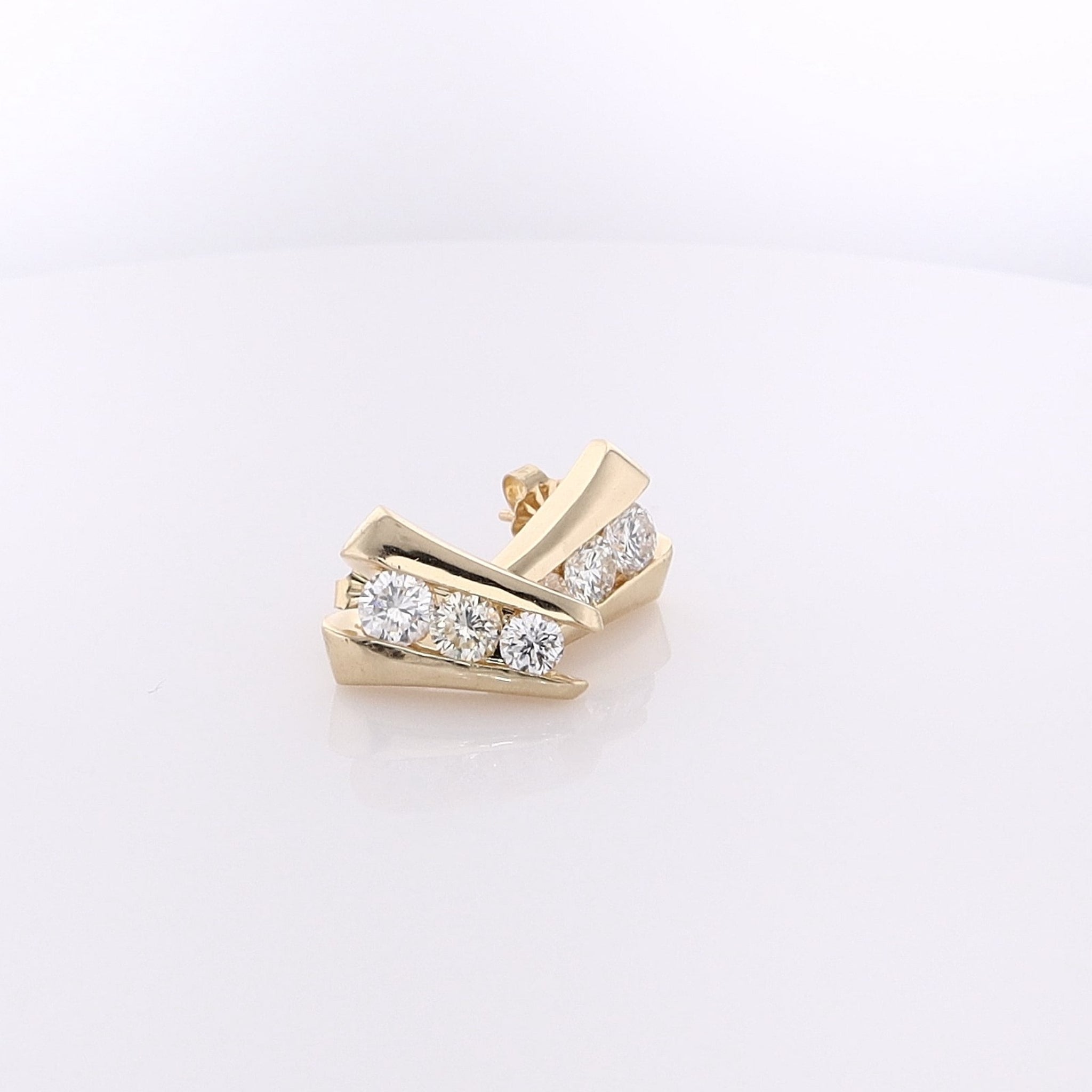 14 Karat Estate Yellow Gold Inverted V Design Diamond Stud Earrings for Women