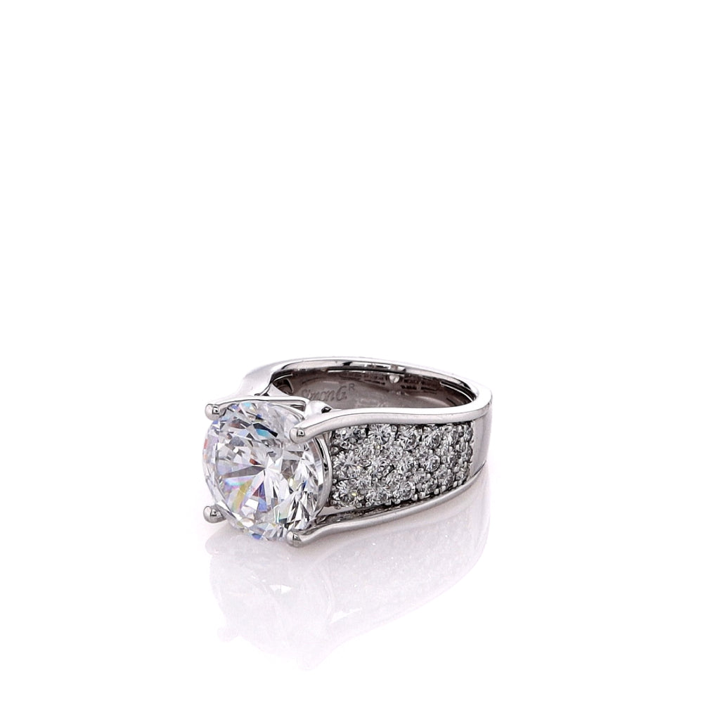 18k White Gold Ring with Graduated Shank, Cubic Zirconia & Diamond