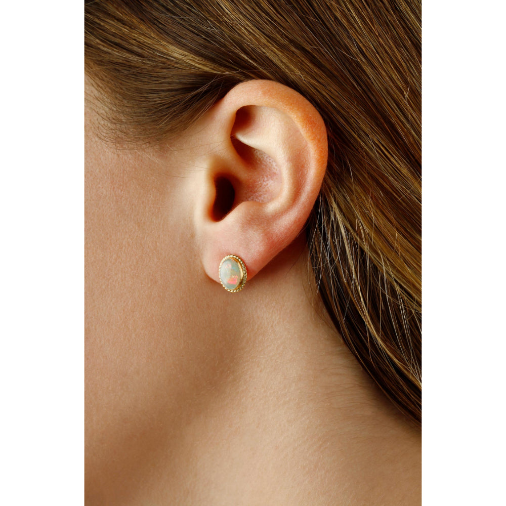 Stunning 14k Gold Stud Earrings Featuring Exquisite Oval Opals