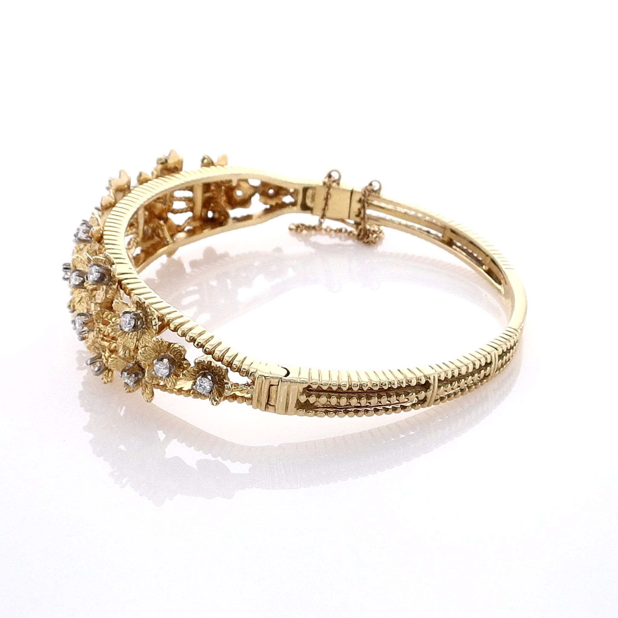 Estate Luxury 18 Karat Yellow Gold Diamond Leaf - Shaped Top Hinged Bangle Style Bracelet
