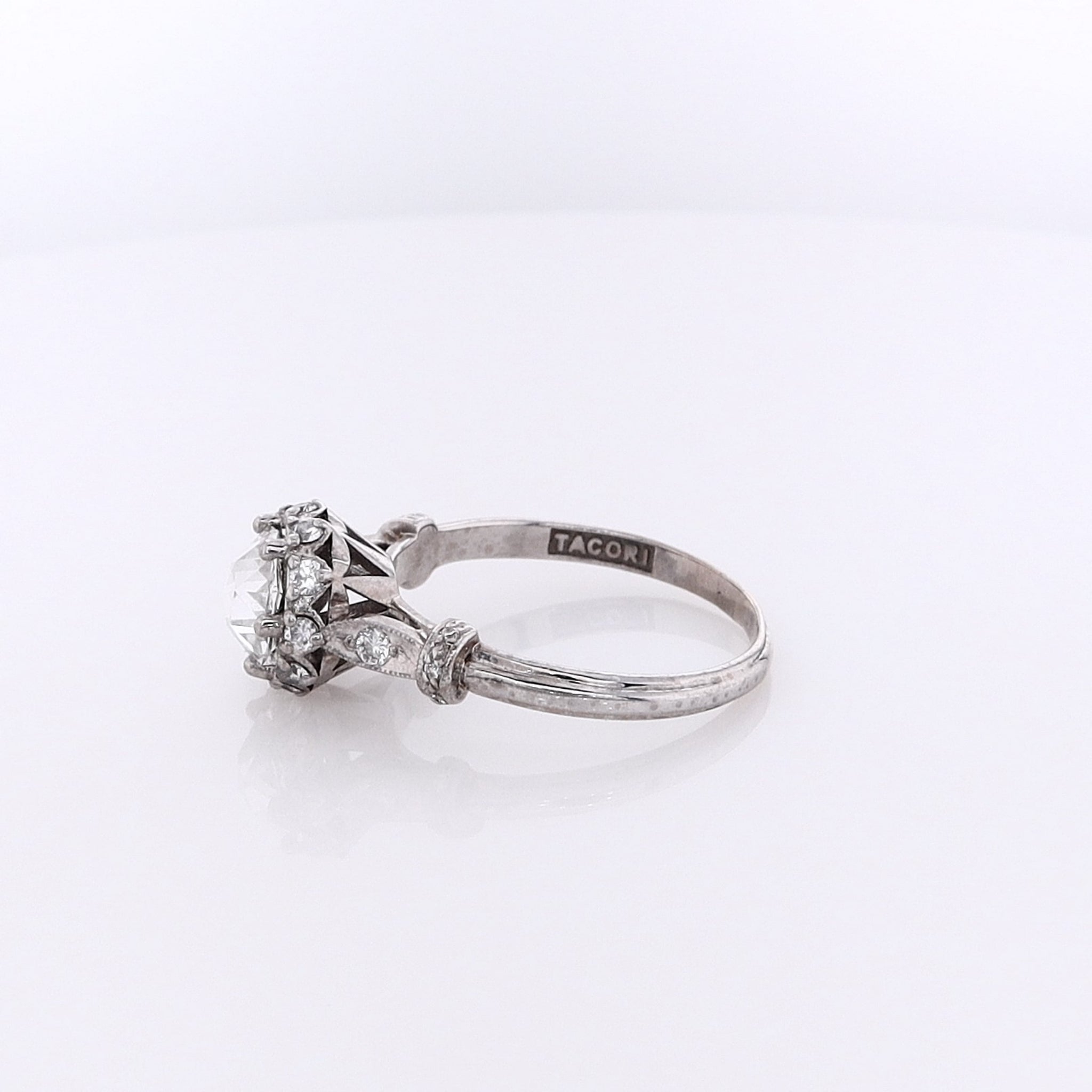 Exquisite Estate Tacori 18 Karat White Gold Diamond Engagement Ring for Special Occasions