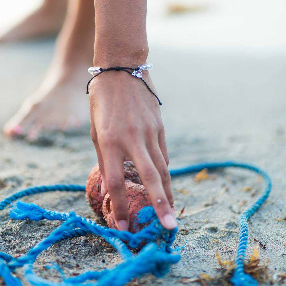 4Ocean Unisex Black Beaded Shark Bracelet for Ocean Conservation