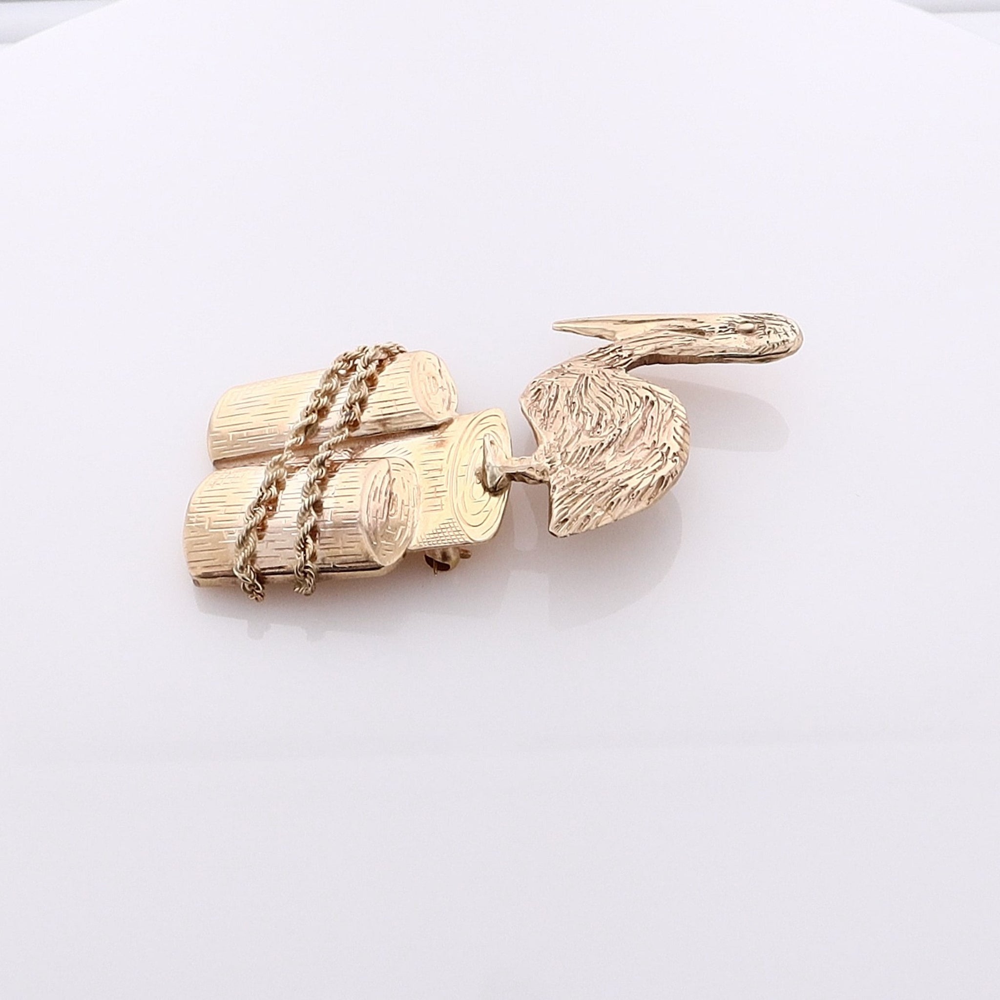 14 Karat Estate Yellow Gold Brooch with Pelican on Wood Pier Pilings