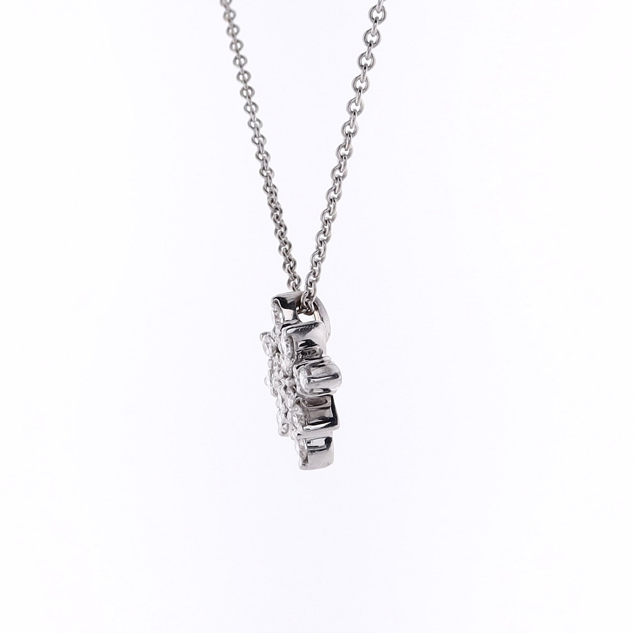 Exquisite Estate 18 Karat White Gold 14mm Sunburst Design Diamond Pendant Necklace for Jewelry Lovers