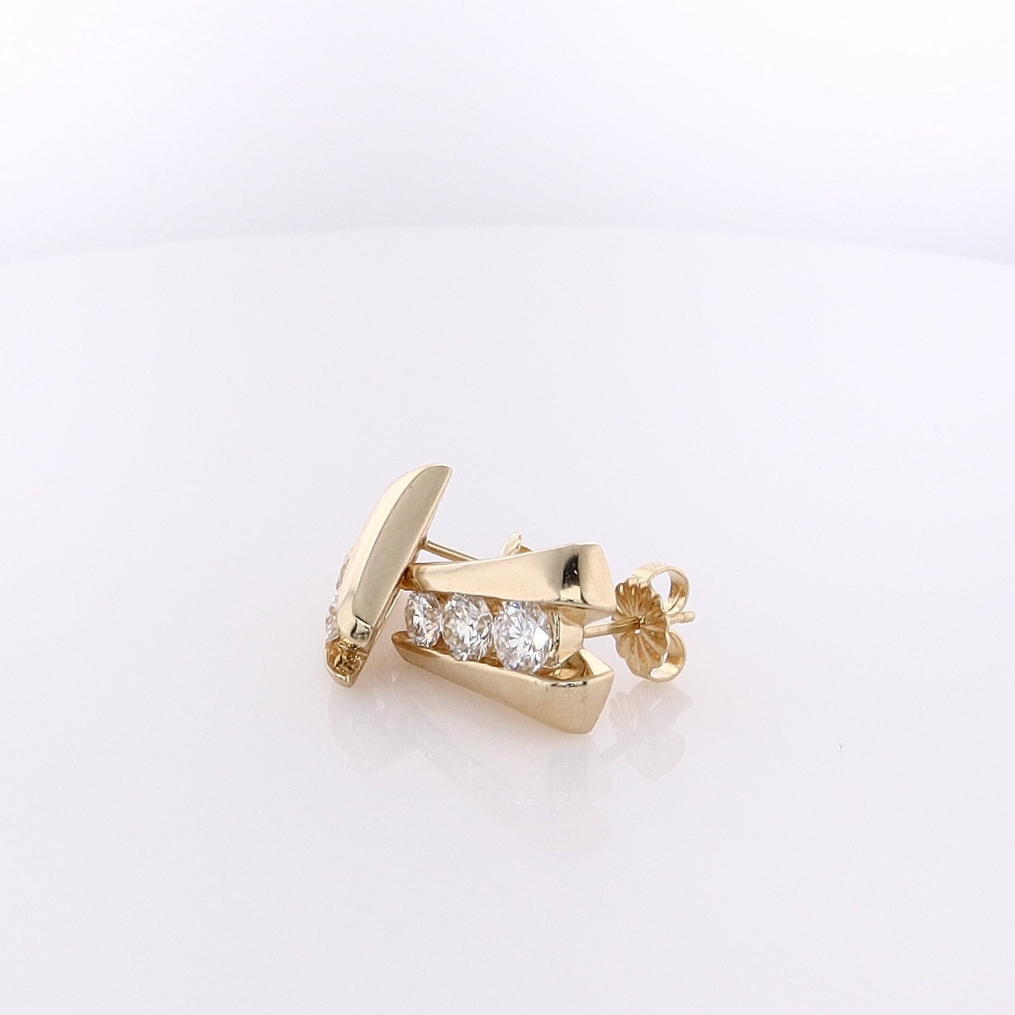 14 Karat Estate Yellow Gold Inverted V Design Diamond Stud Earrings for Women
