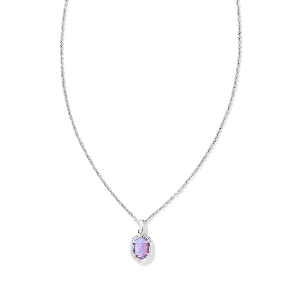 Kendra Scott Daphne Gold Framed Short Pendant Necklace for Everyday Wear