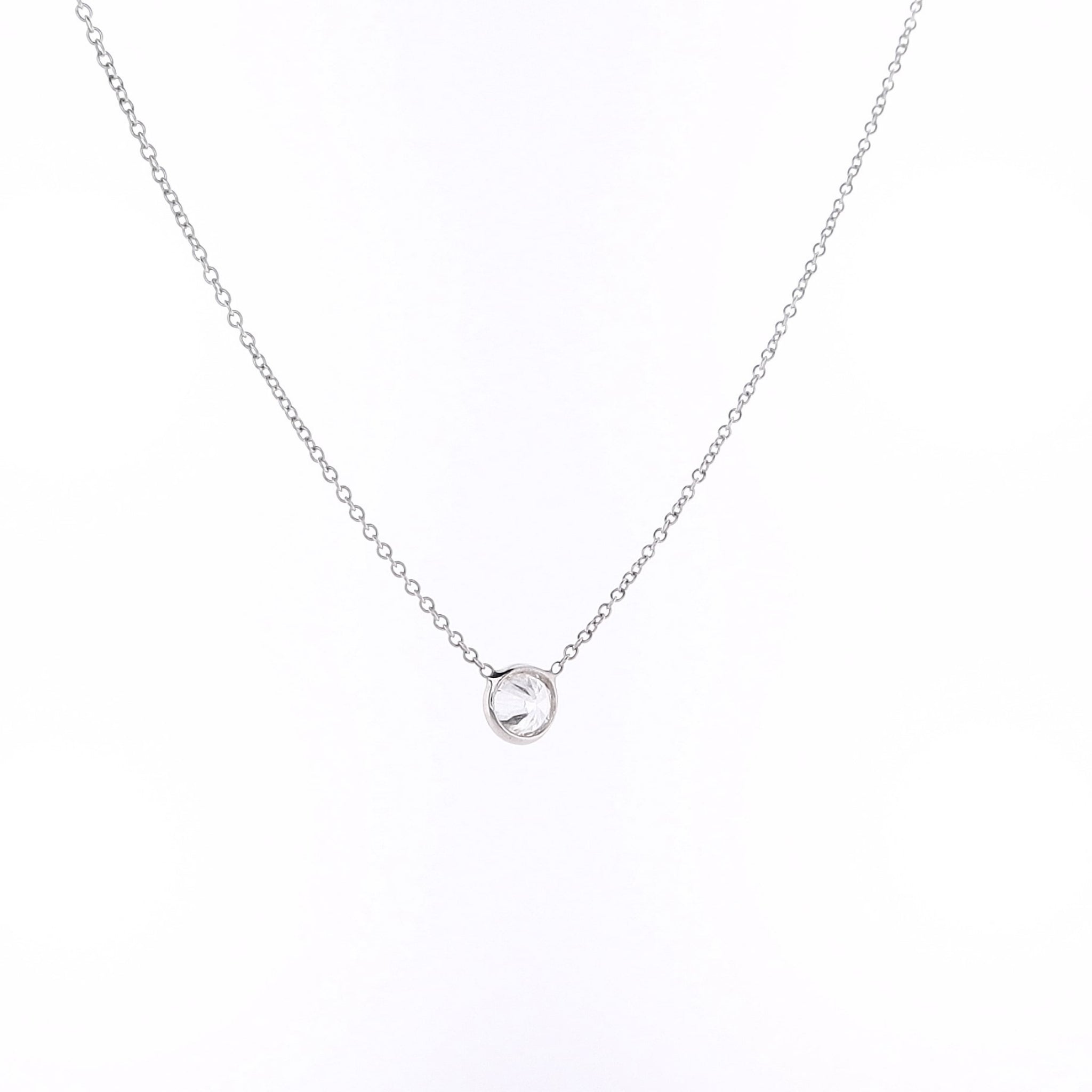 Exquisite Estate 14 Karat White Gold Solitaire Diamond Pendant Necklace with GIA Certificate #7278507401 - A Timeless Jewelry Piece