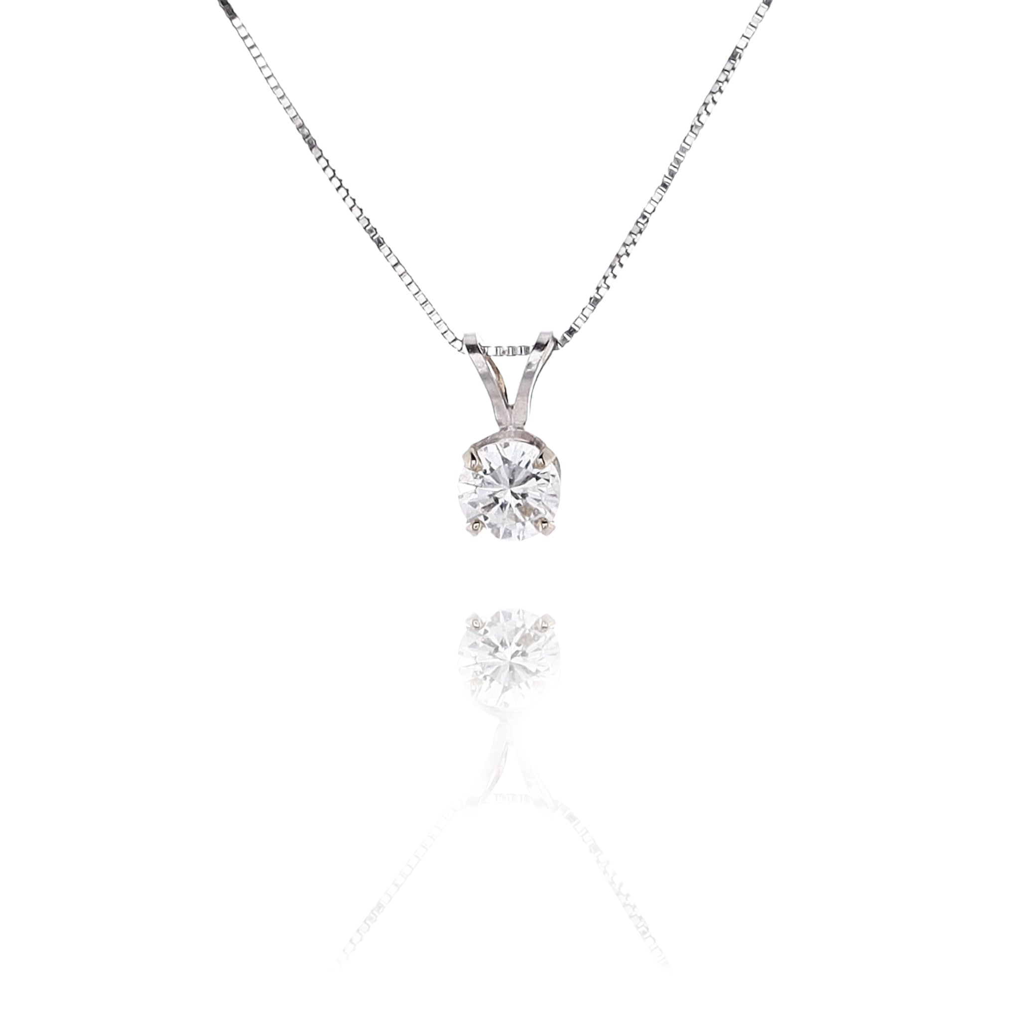 Exquisite Estate 14 Karat White Gold Single Diamond Solitaire Pendant Necklace for Elegant Adornment