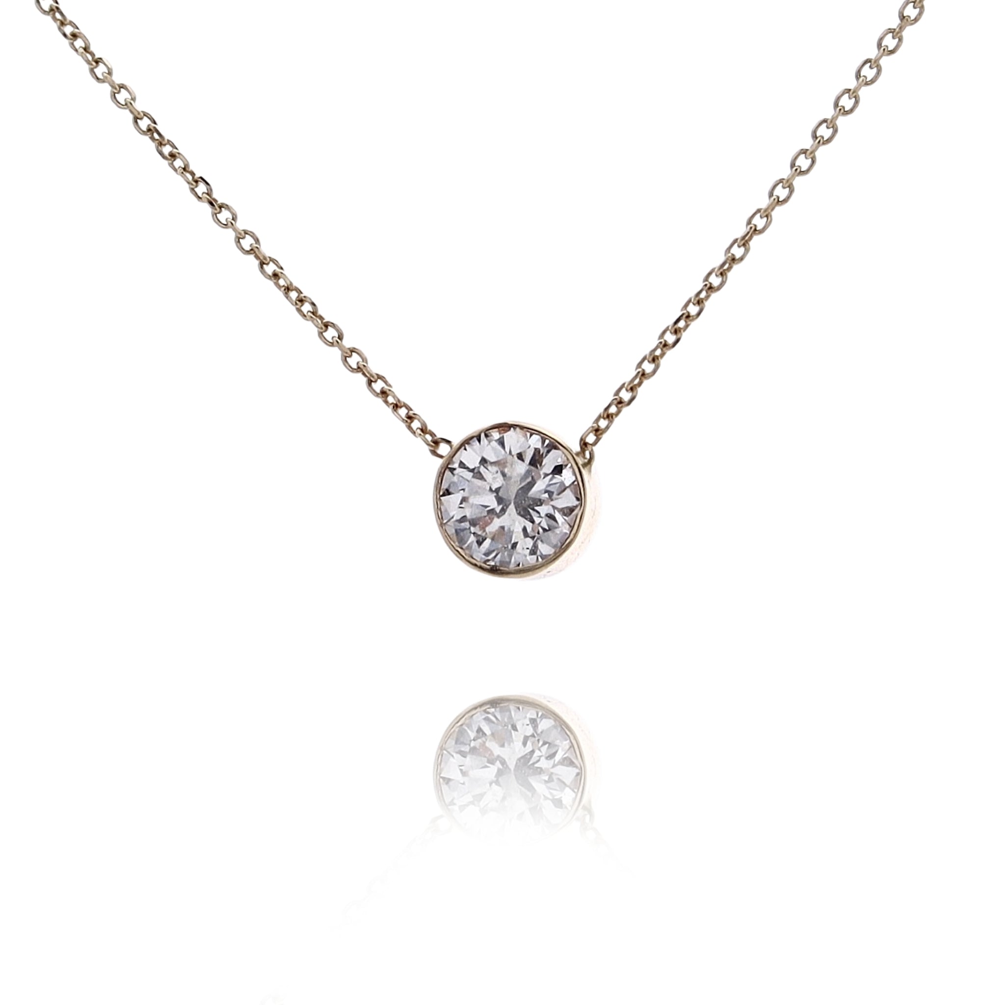 Exquisite Estate 14 Karat Yellow Gold Diamond Solitaire Pendant with Cable Chain Necklace for Jewelry Lovers