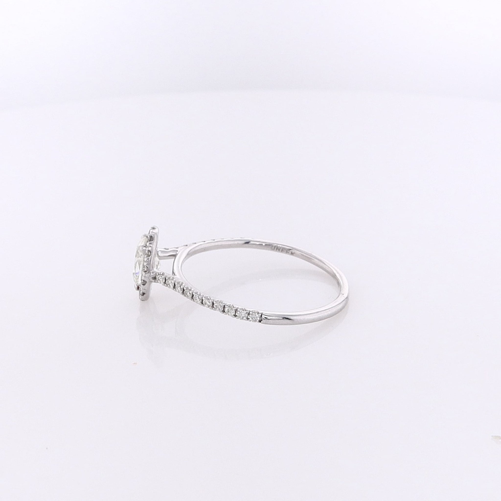 Stunning 14 Karat White Gold Oval Diamond Engagement Ring Size 7