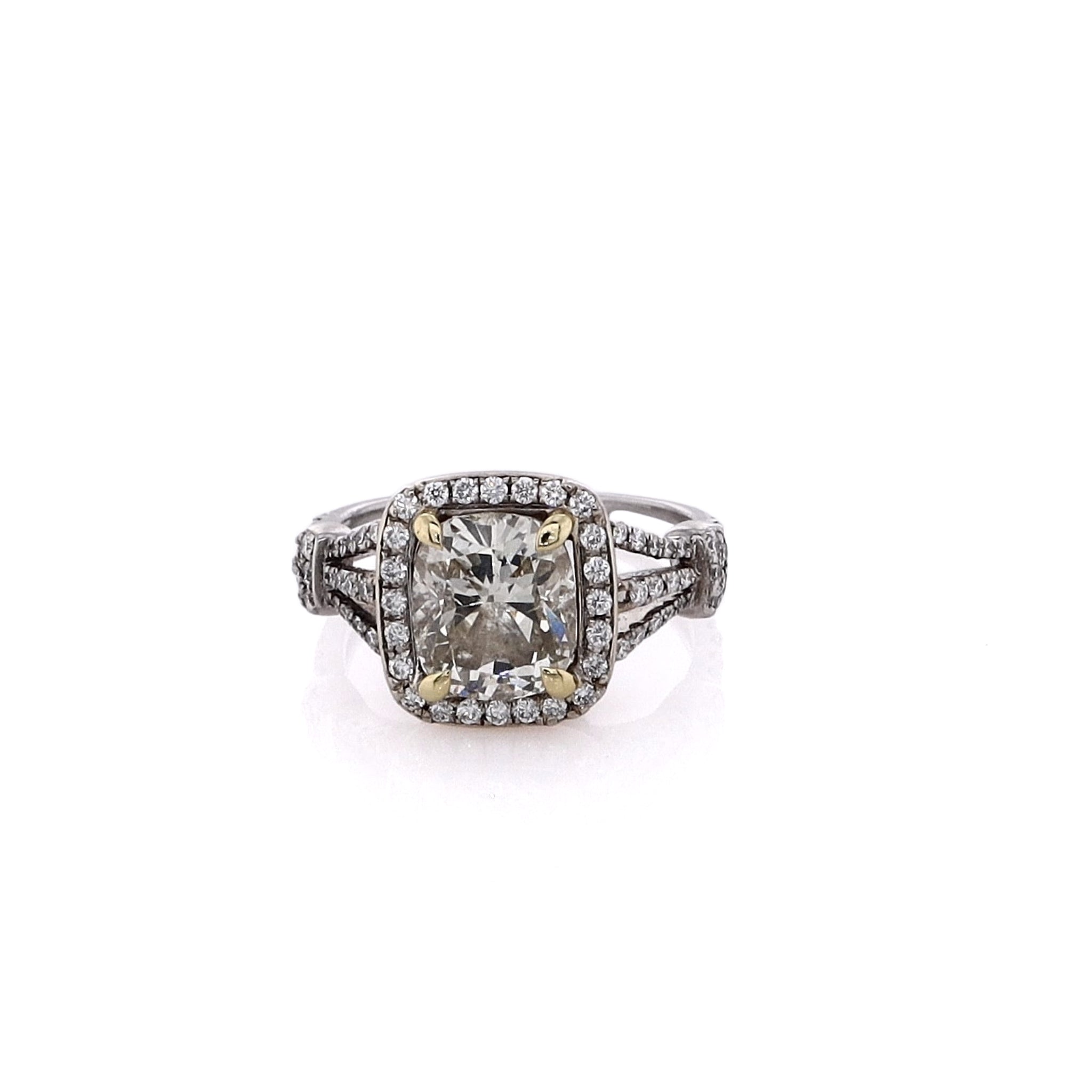 Luxurious Estate 18 Karat White Gold Engagement Diamond Ring for Women