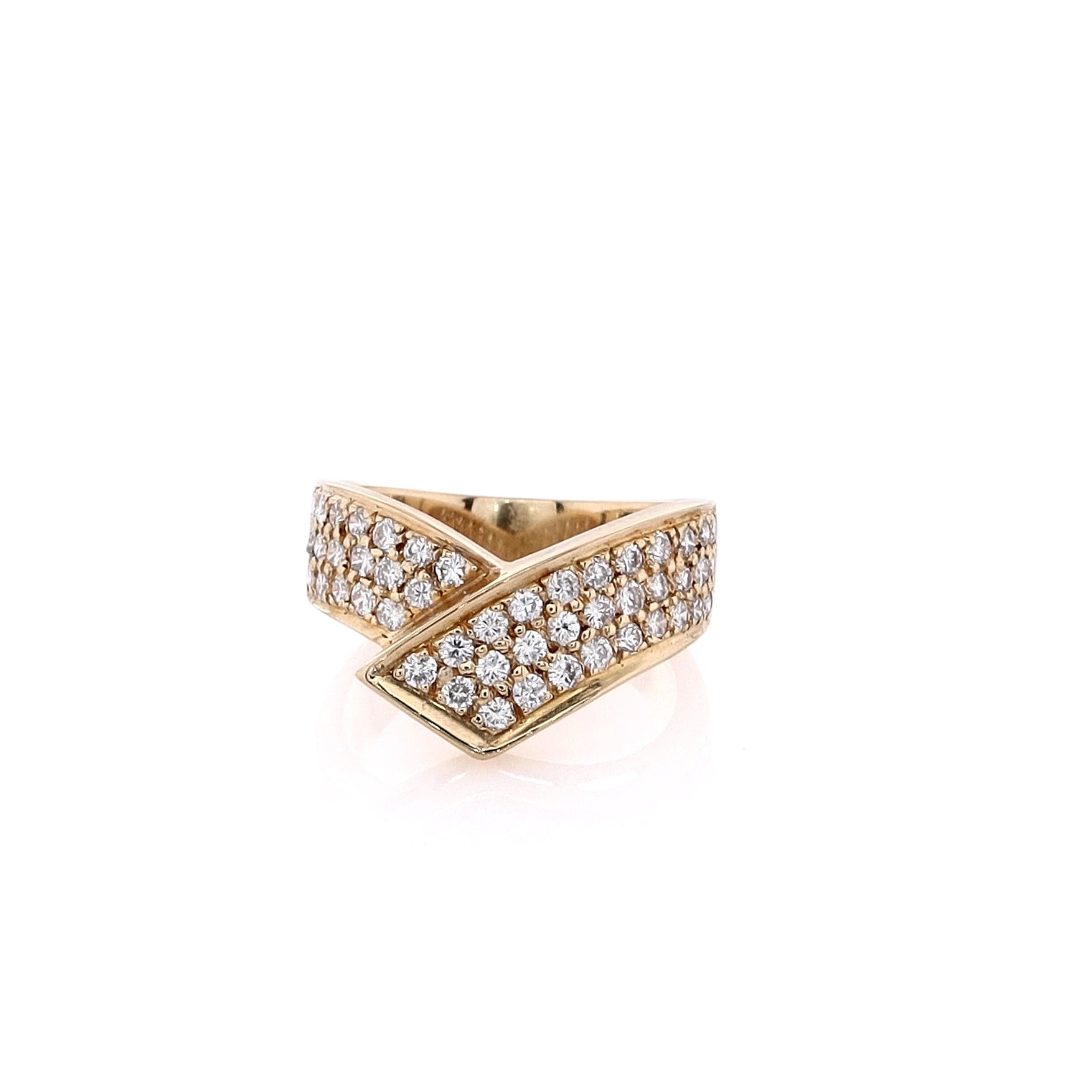 Exquisite Estate 18 Karat Yellow Gold Diamond Ring with Ribbon Design for Women
