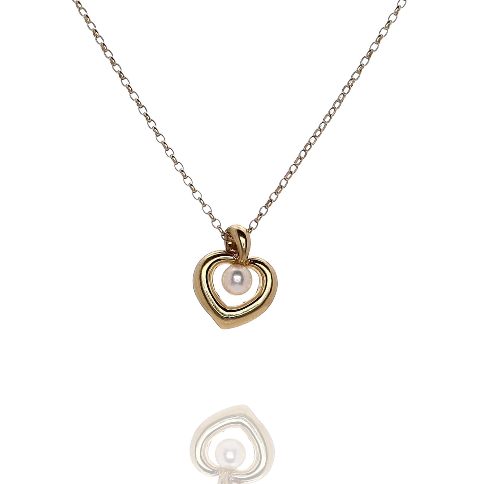 Exquisite Estate Mikimoto 18k Yellow Gold Akoya Pearl Heart Pendant Necklace for Elegant Women