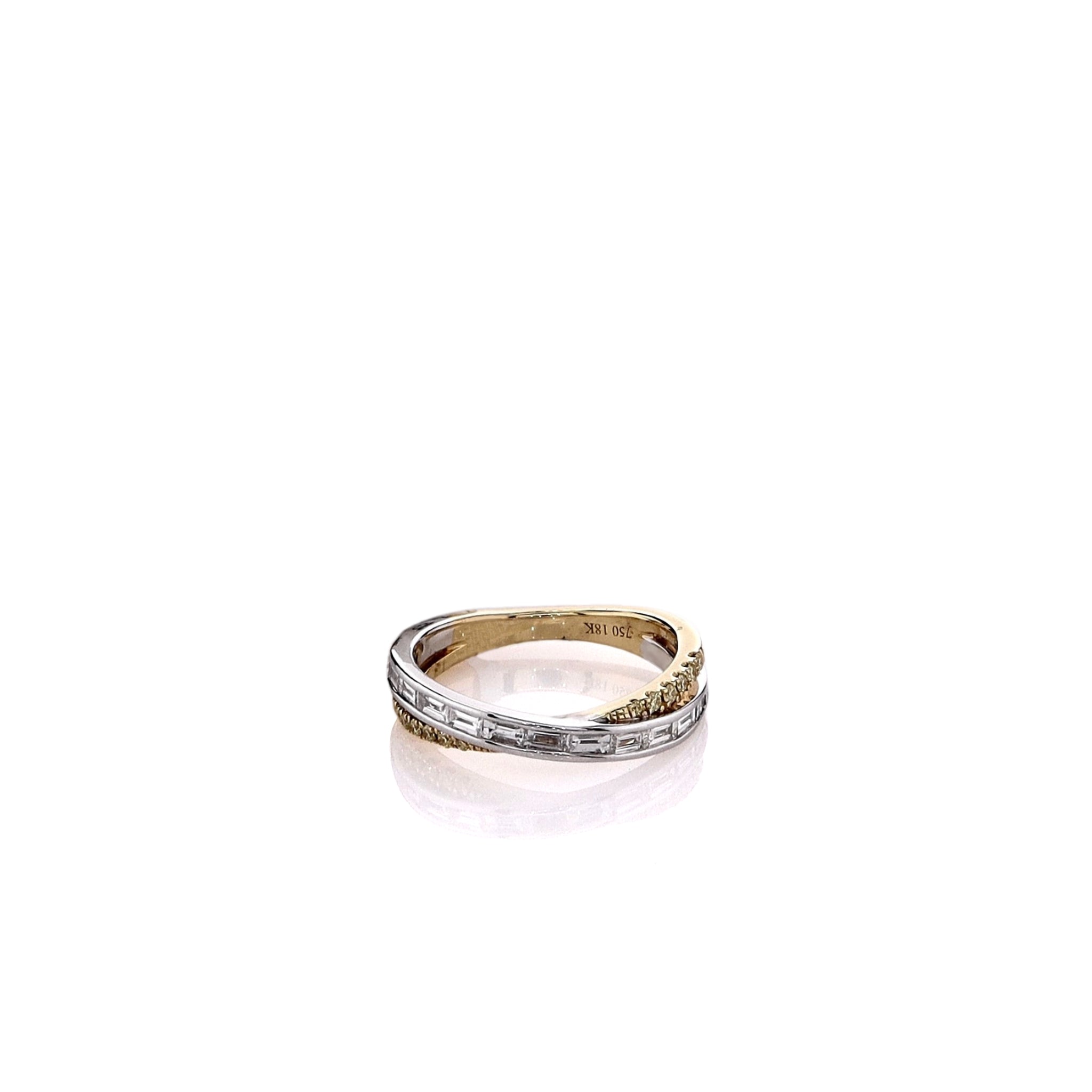 18k Gold Two-Tone Yellow and White Diamond Crossover Ring Band for Fashion Lovers