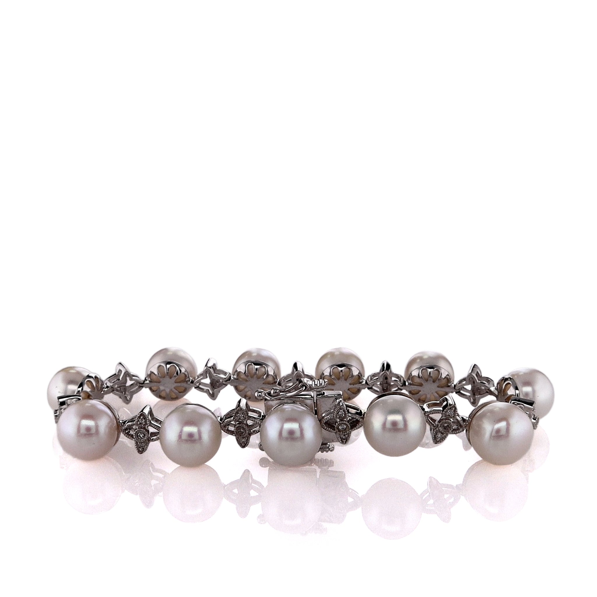 Luxurious Estate 14k White Gold Bracelet with Alternating Akoya Pearls and Sparkling Diamonds