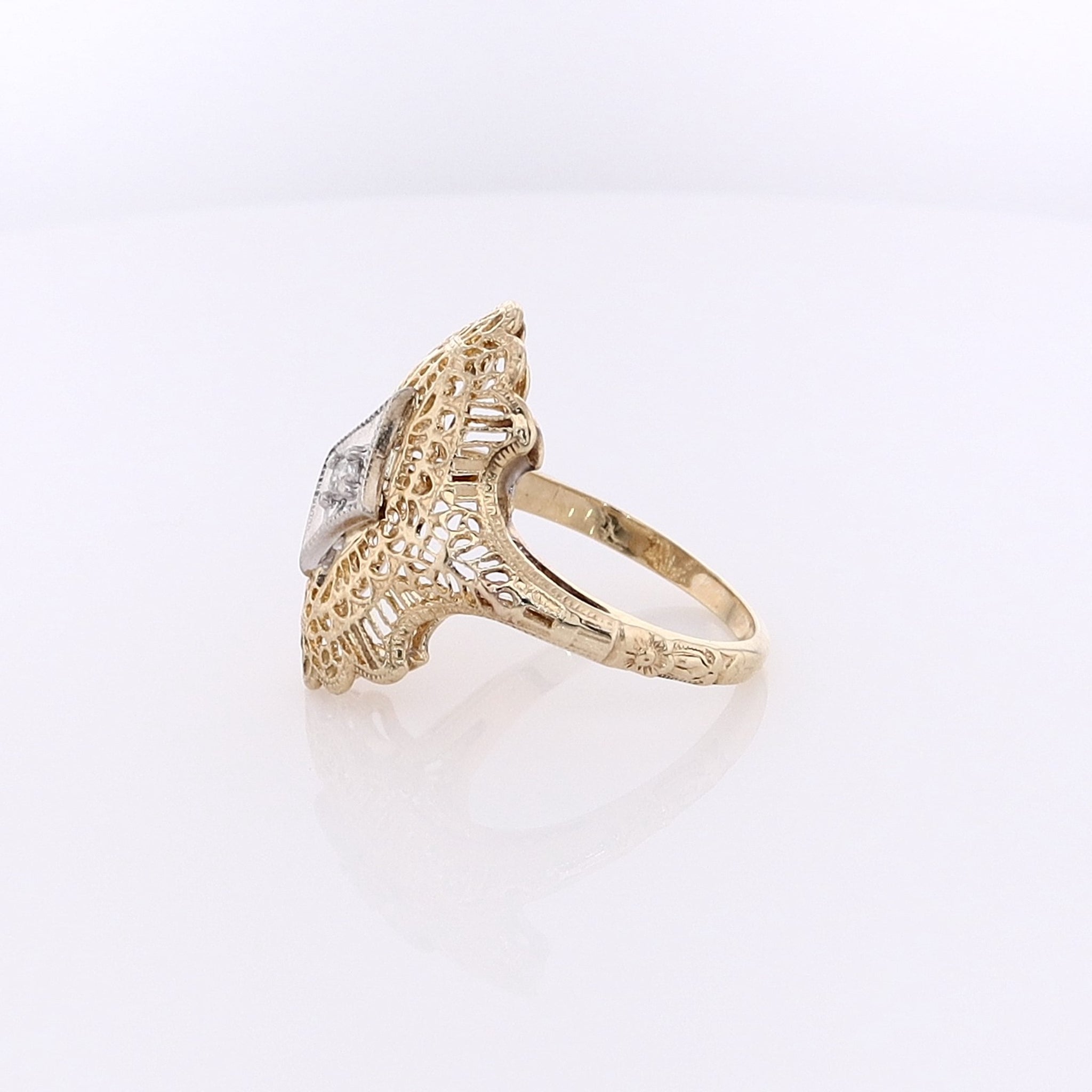 Exquisite 14K Two-Tone Gold Filigree Scalloped Diamond Ring
