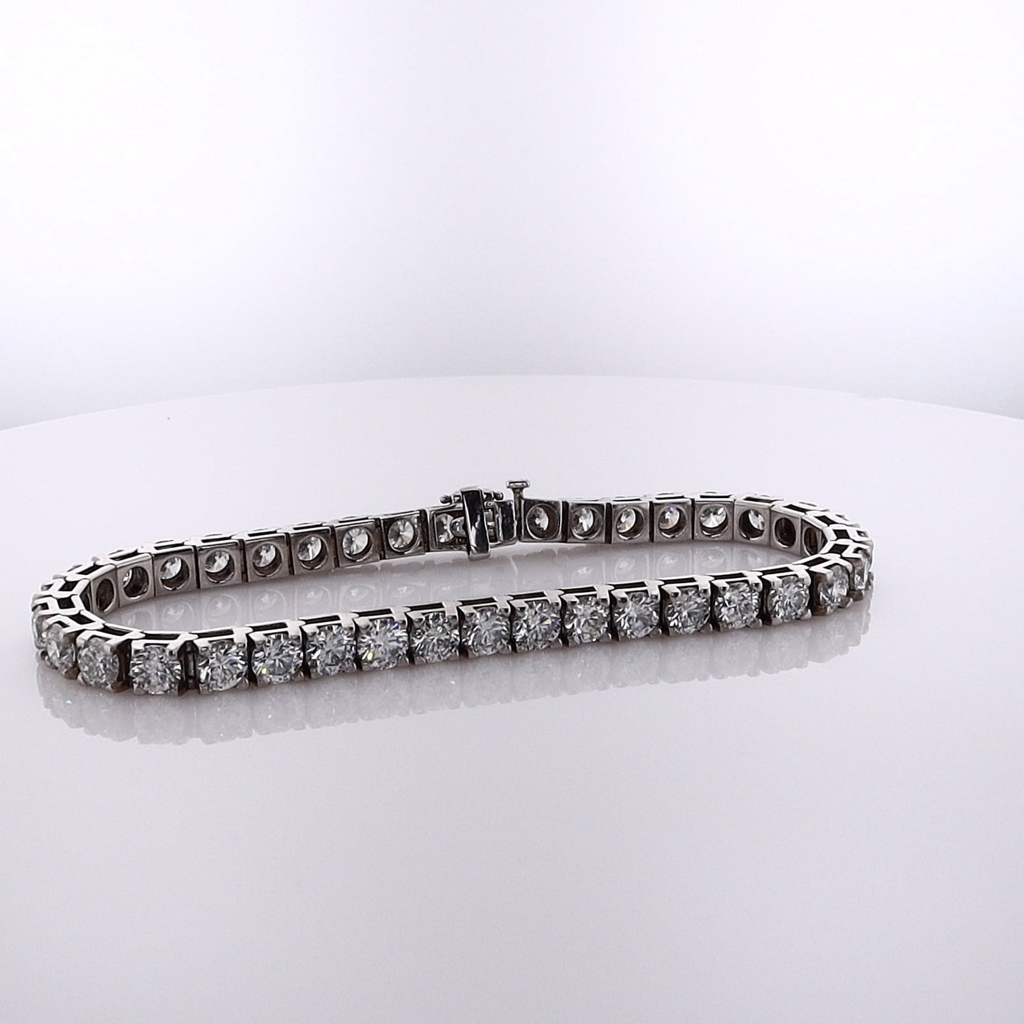 Luxurious Estate 14 Karat White Gold Diamond Tennis-Style Bracelet for Elegant Occasions