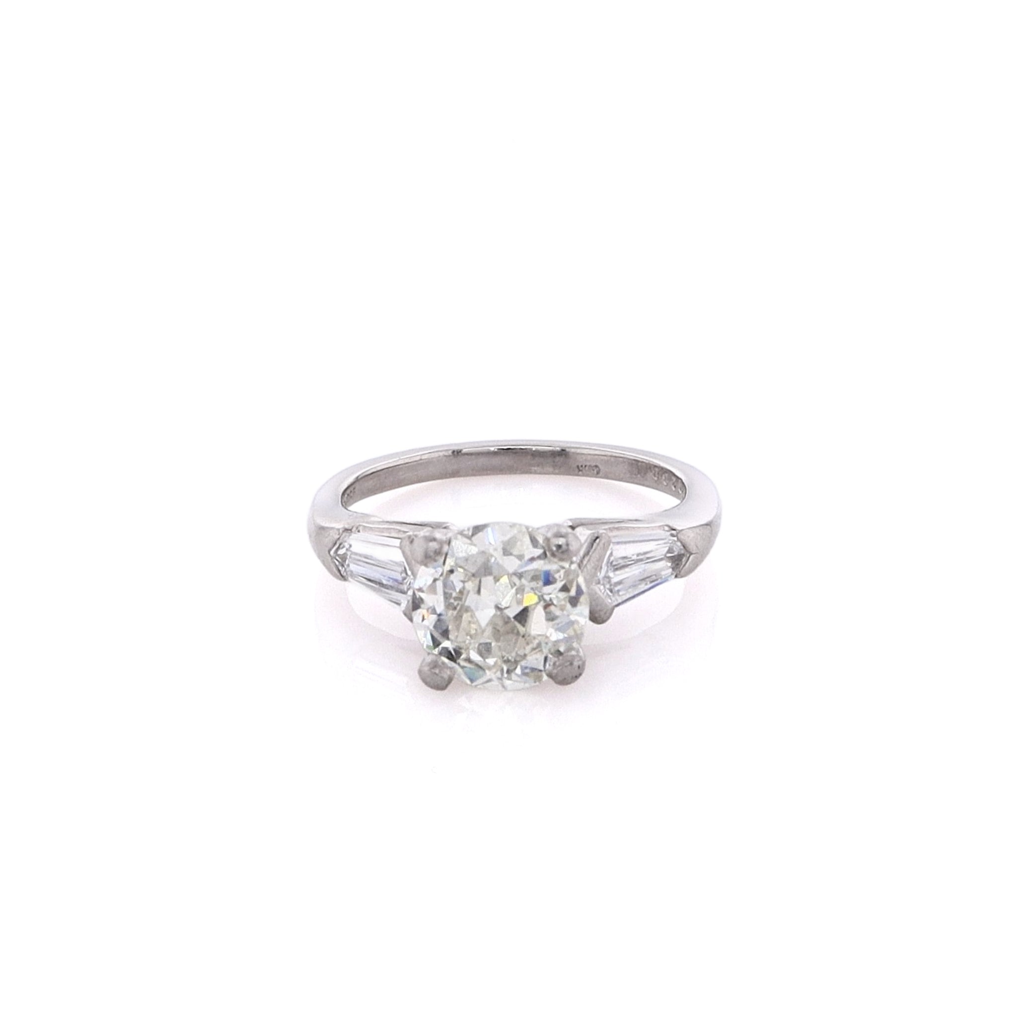 Exquisite Estate Platinum Diamond Ring for Engagement