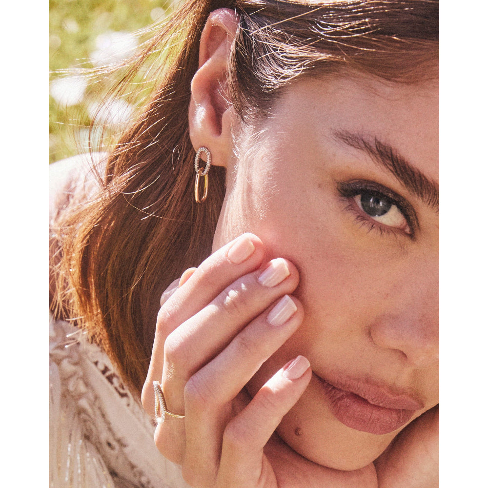 Kendra Scott Elisa 14k Gold Interlocking Drop Earrings with White Diamond - A Pair of Elegant Jewelry