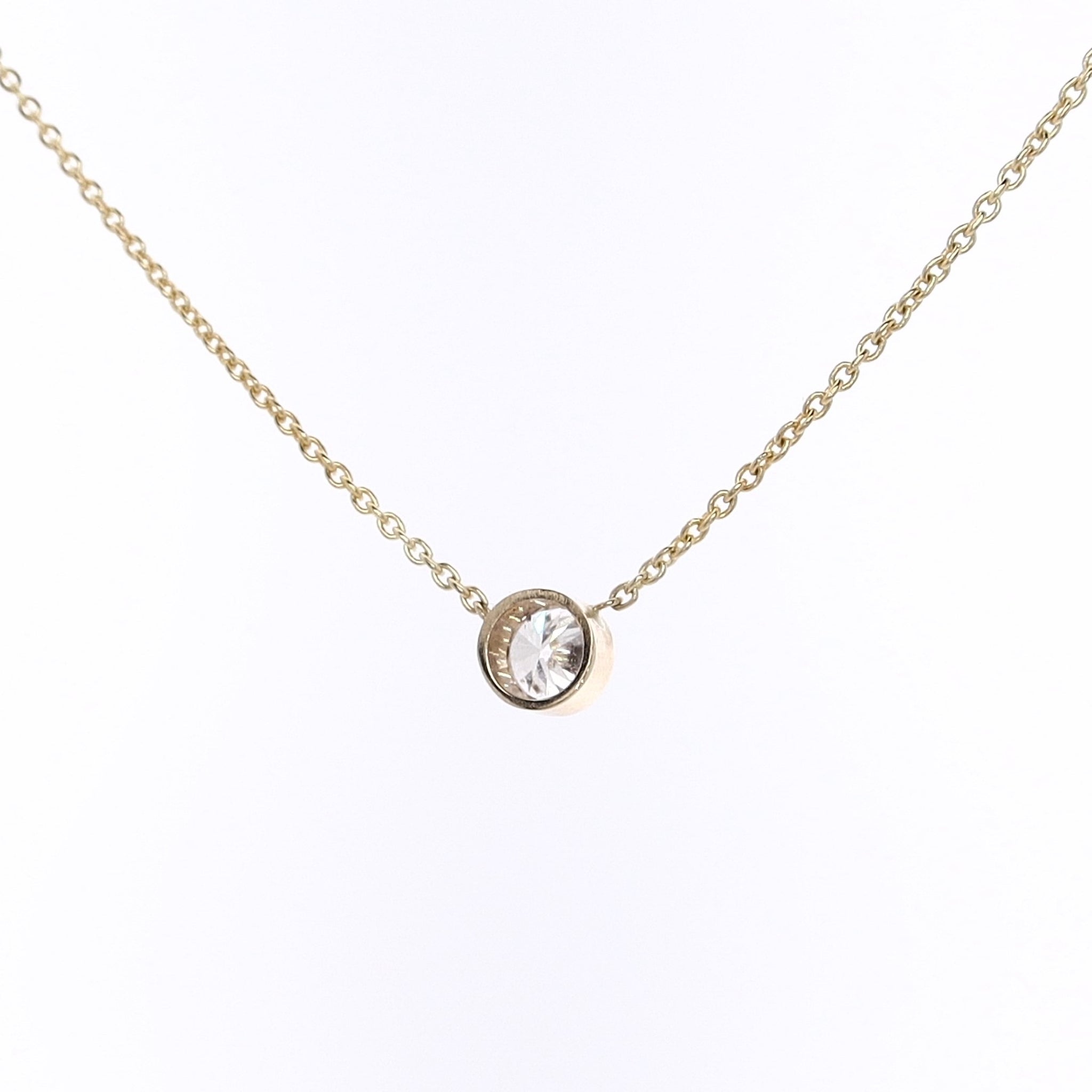 14 Karat Estate Yellow Gold Solitaire Diamond Pendant with 18' Adjustable Chain