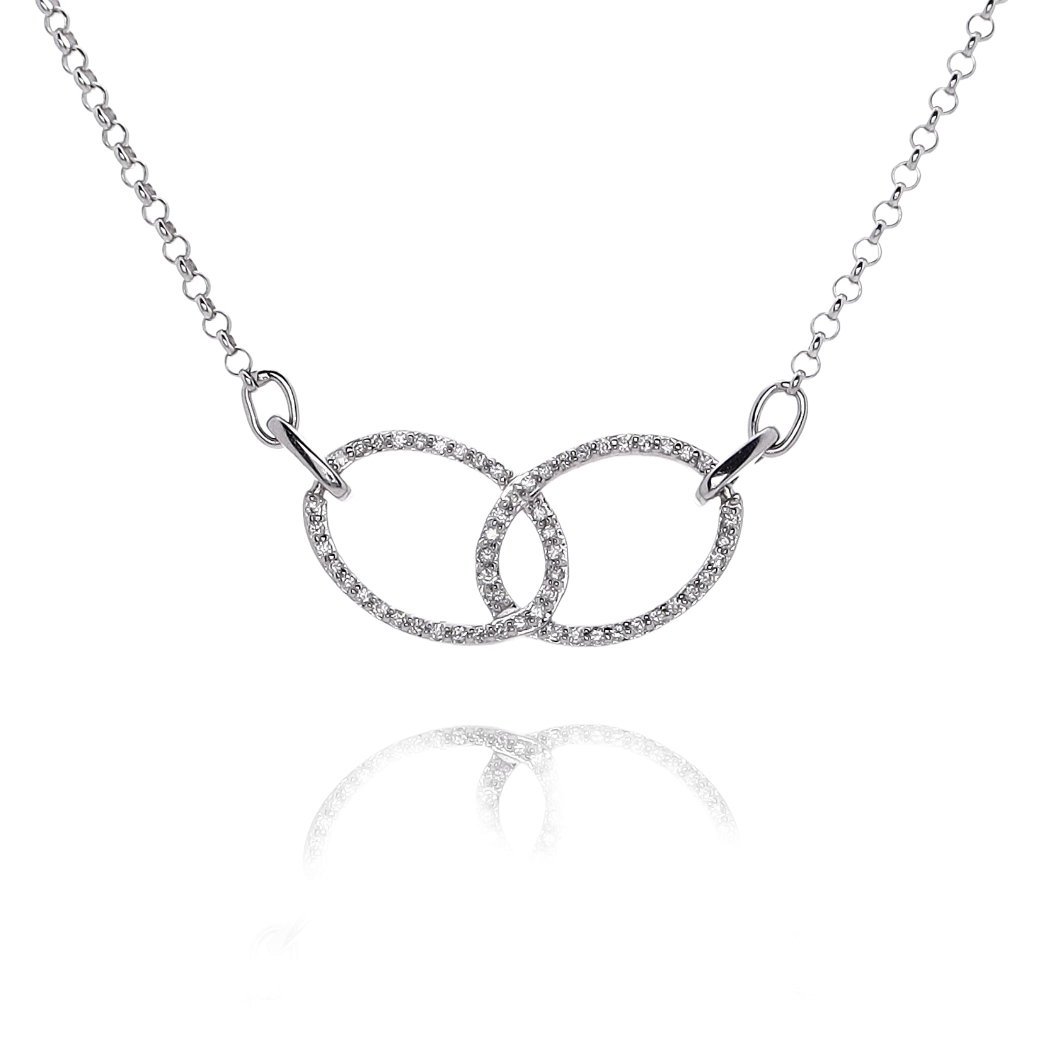 Exquisite Estate 18 Karat White Gold Double Interlocking Ovals Diamond Pendant Necklace for Women