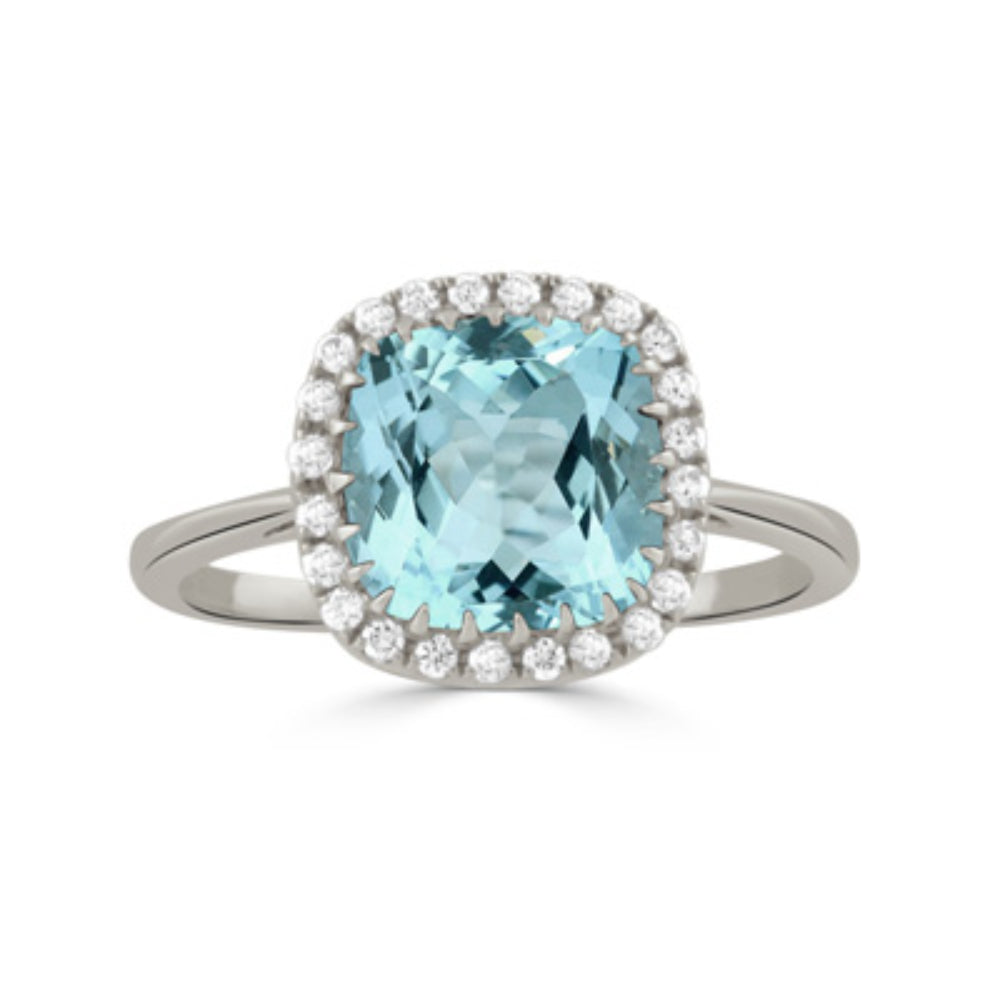 Exquisite 18k Gold Ring Adorned with Sky Blue Topaz and Diamonds