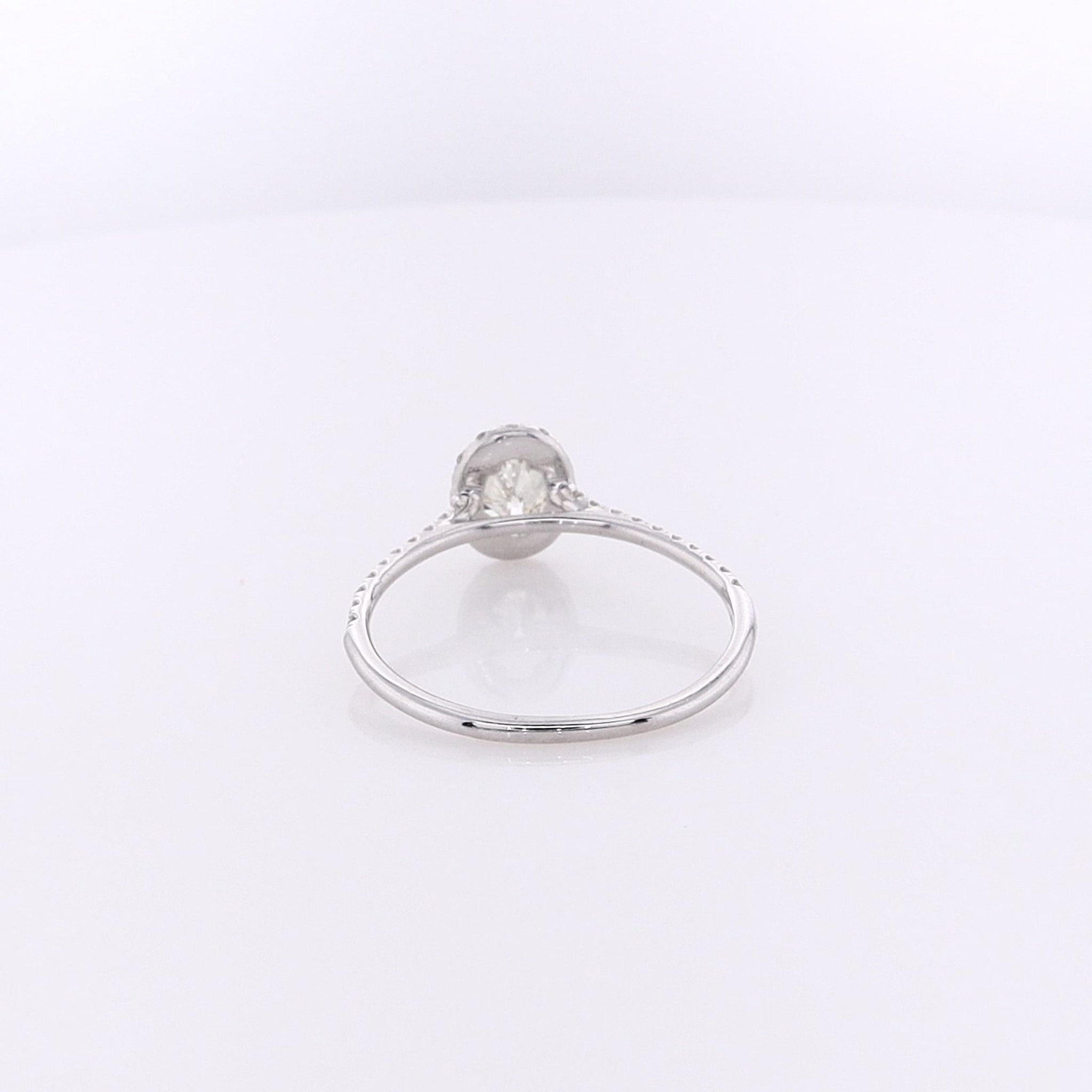 Stunning 14 Karat White Gold Oval Diamond Engagement Ring Size 7
