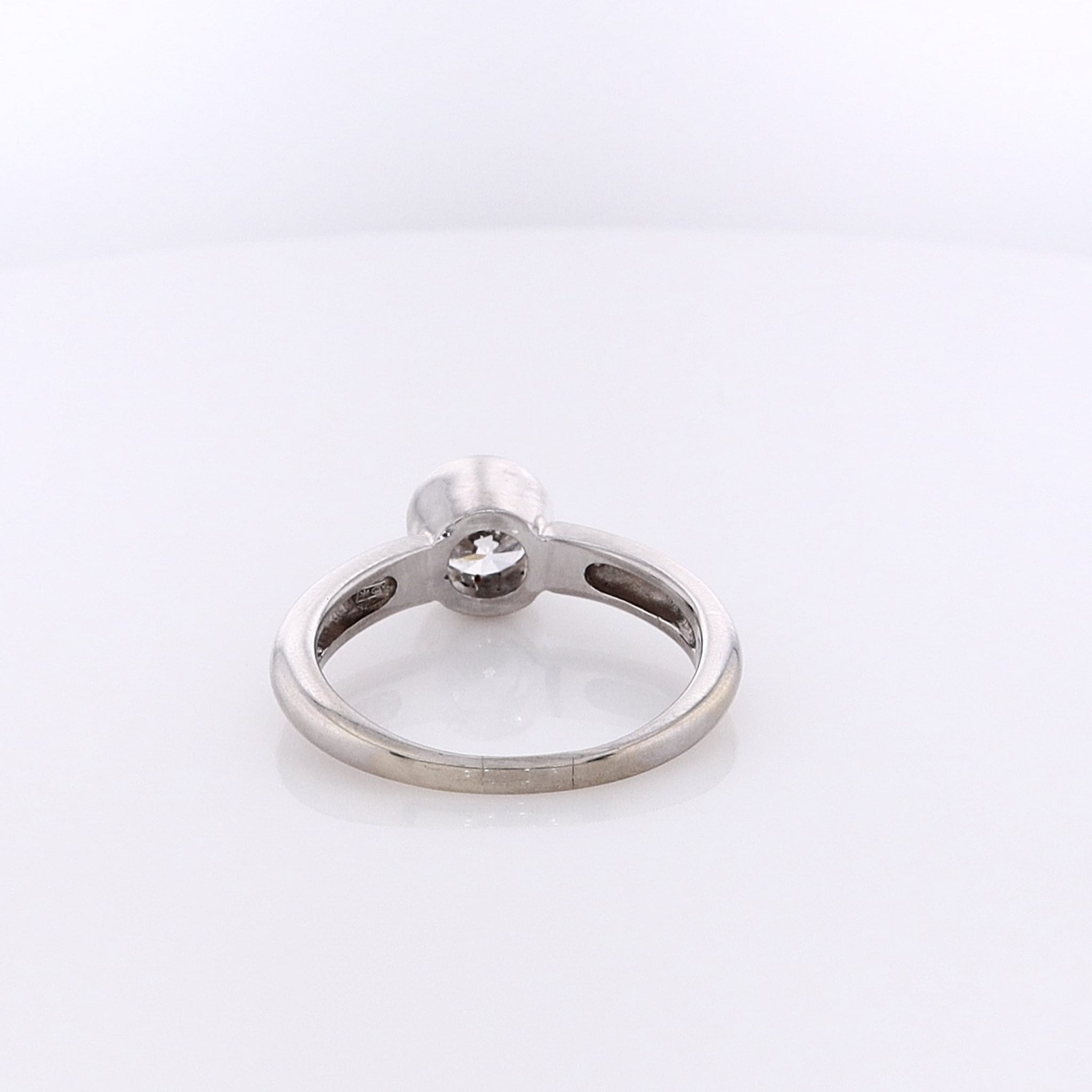 Luxurious Estate 14 Karat White Gold Diamond Engagement Ring with Polished Shank