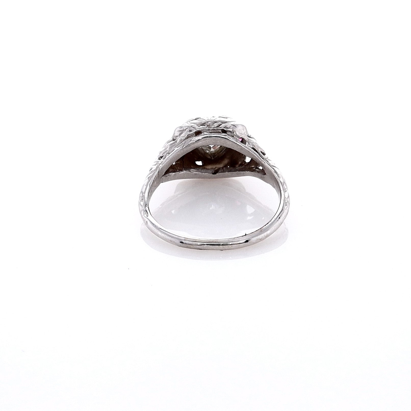 Stunning 18K White Gold Bezel-Set Heart Diamond Filigree Ring Size 6