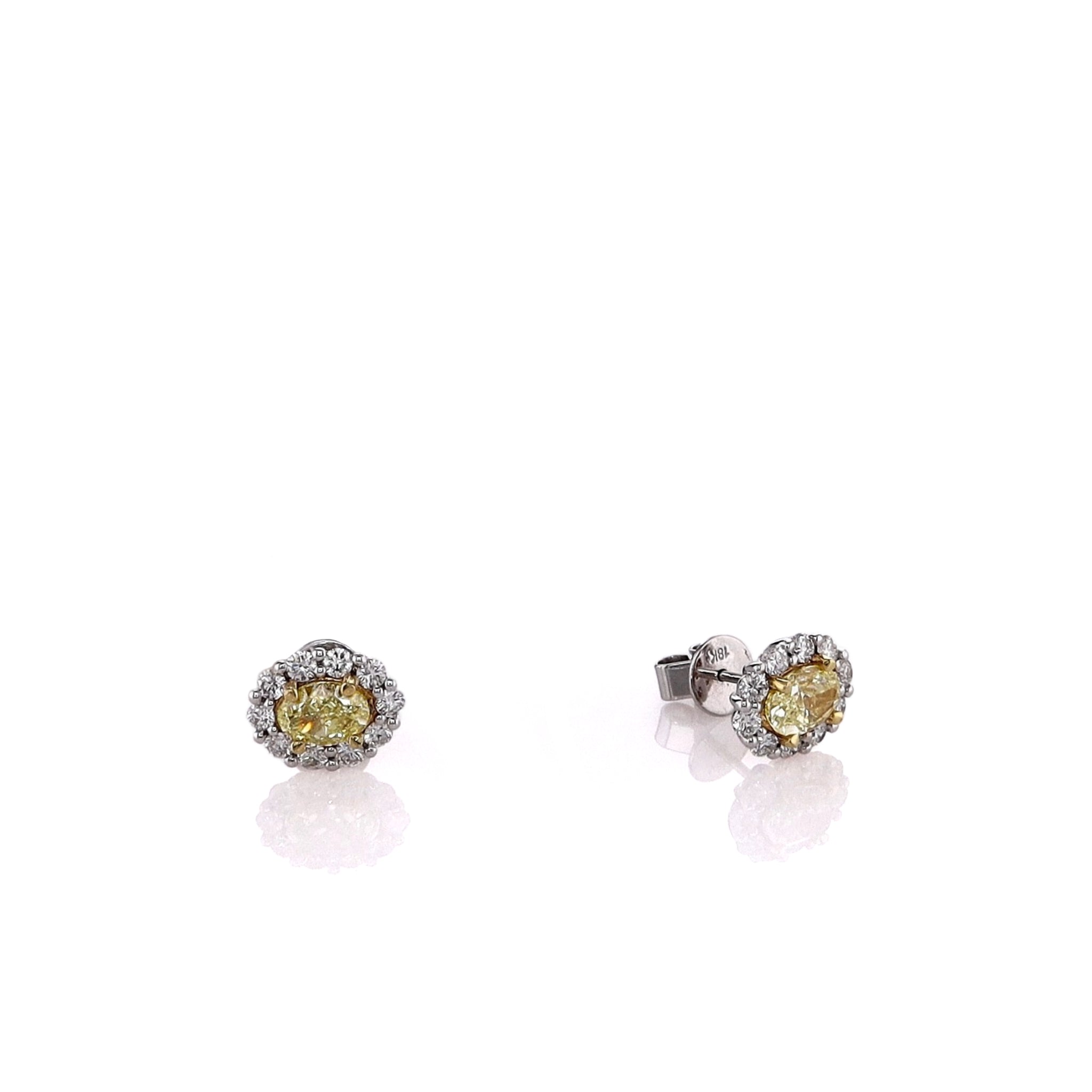 Stunning 18k White and Yellow Gold Oval Halo Stud Earrings with Diamonds