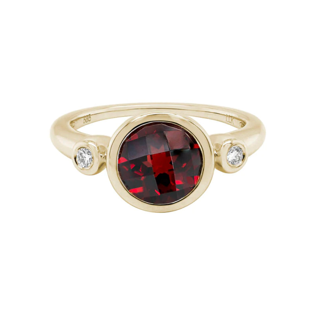 Exquisite 14k Yellow Gold Ring with Garnet and Round Diamonds