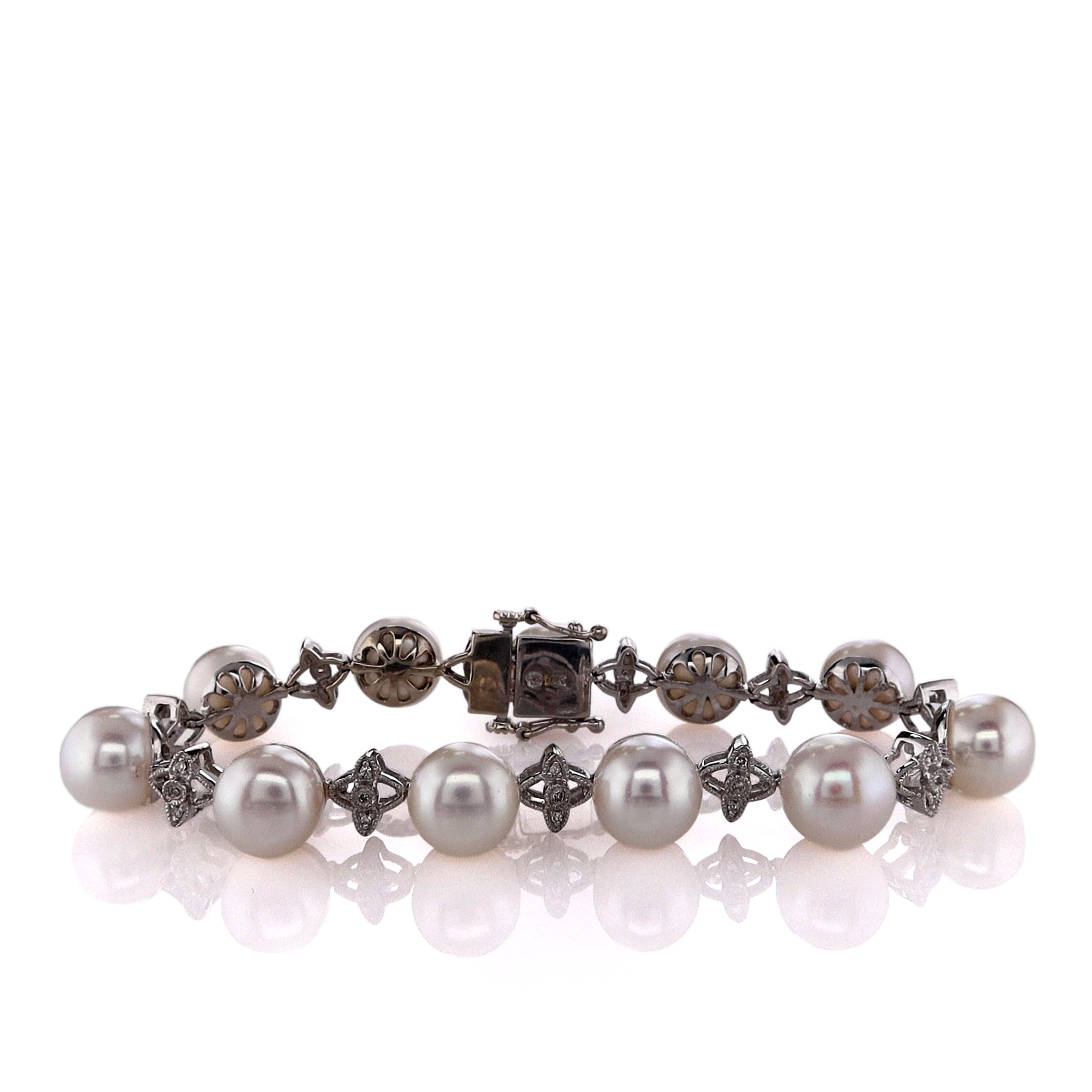 Luxurious Estate 14k White Gold Bracelet with Alternating Akoya Pearls and Sparkling Diamonds