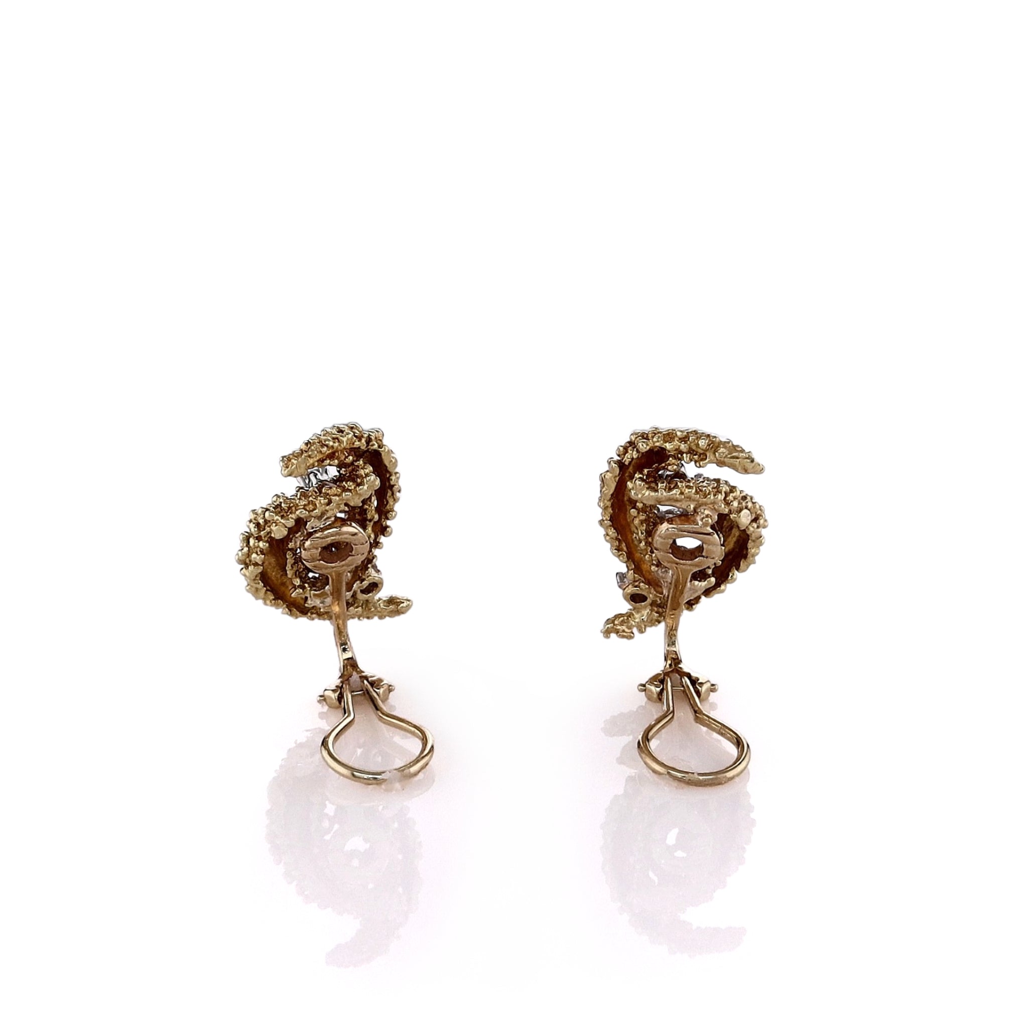 Exquisite Estate Clip - On Stud Earrings with Two - Tone Textured Reef Design and Diamond Embellishments
