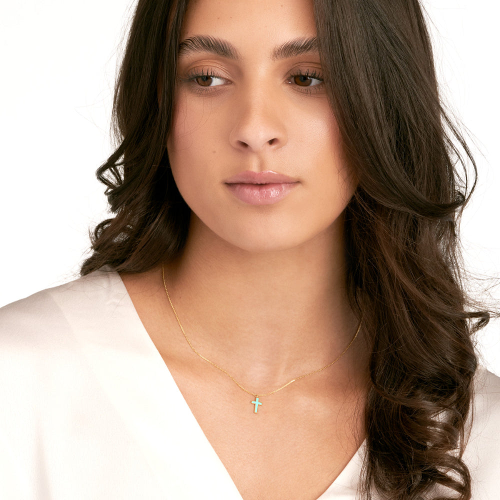 14k Gold Enameled Cross Design Pendant Necklace for Fashion Jewelry Lovers