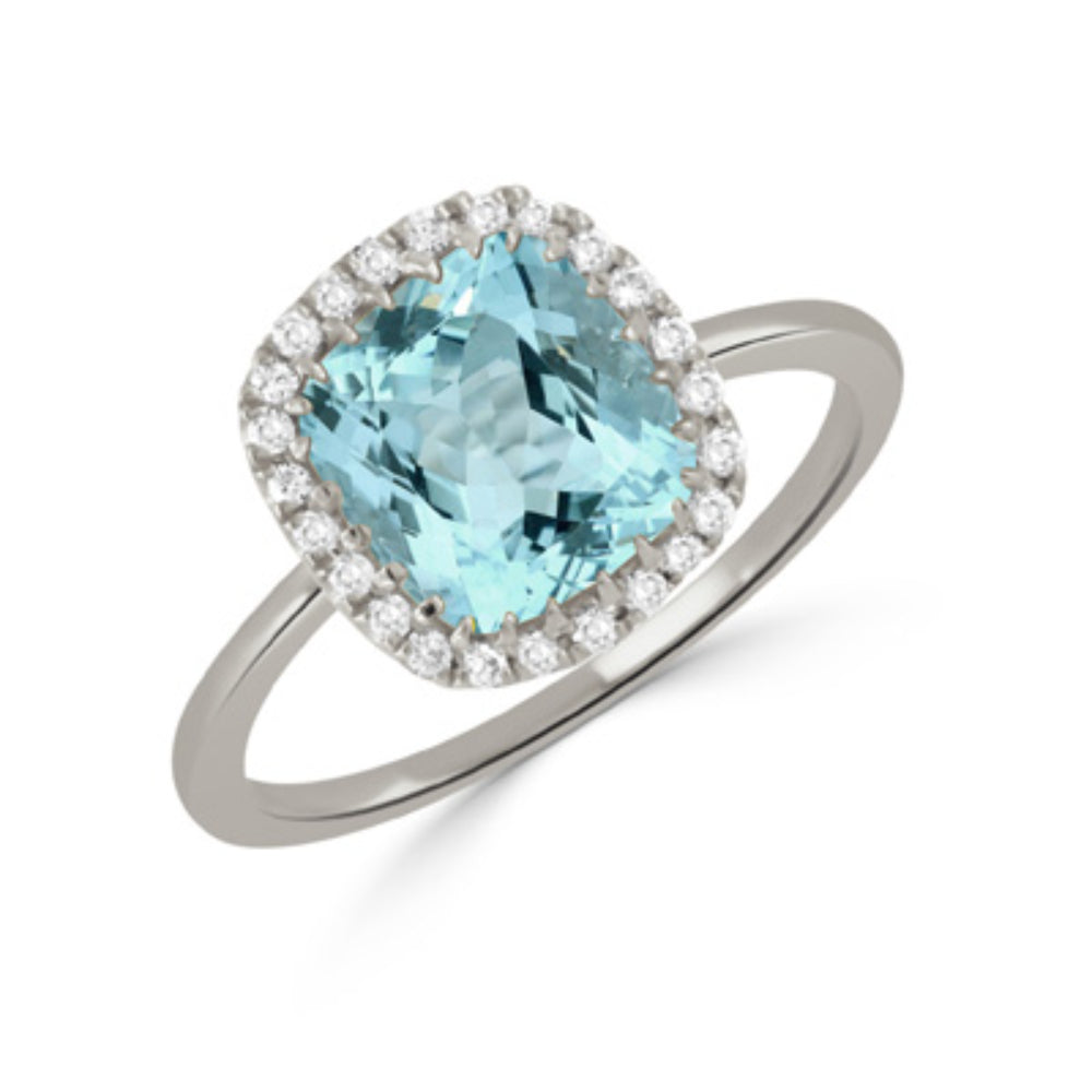 Exquisite 18k Gold Ring Adorned with Sky Blue Topaz and Diamonds