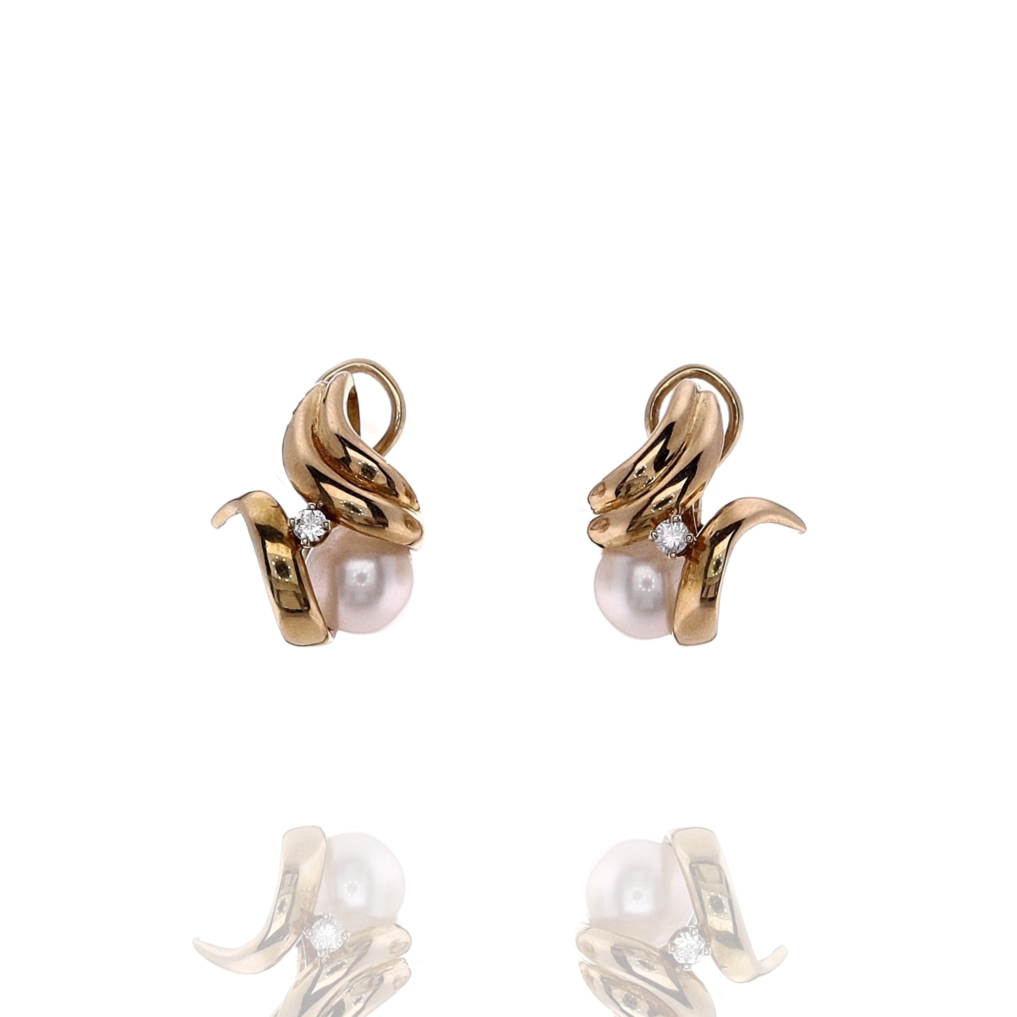 18k Yellow Gold Pierced/Clip-On Earrings with 8.5mm Cultured Pearls and 0.10ct Diamonds