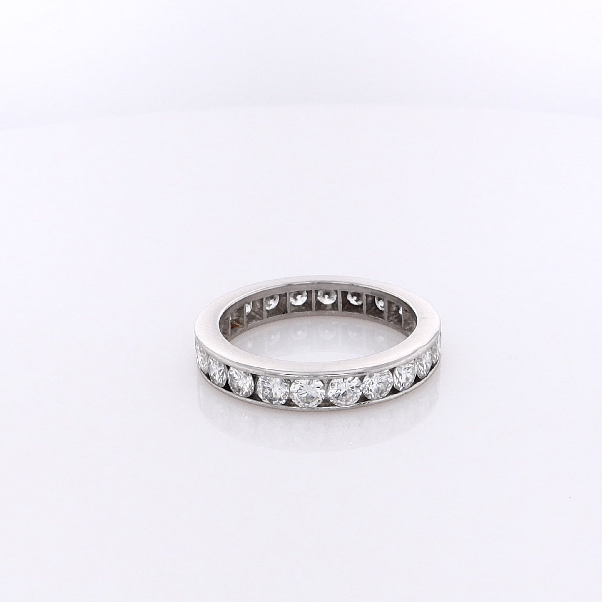 Exquisite Estate Platinum Diamond Eternity Wedding Band Size 6.75